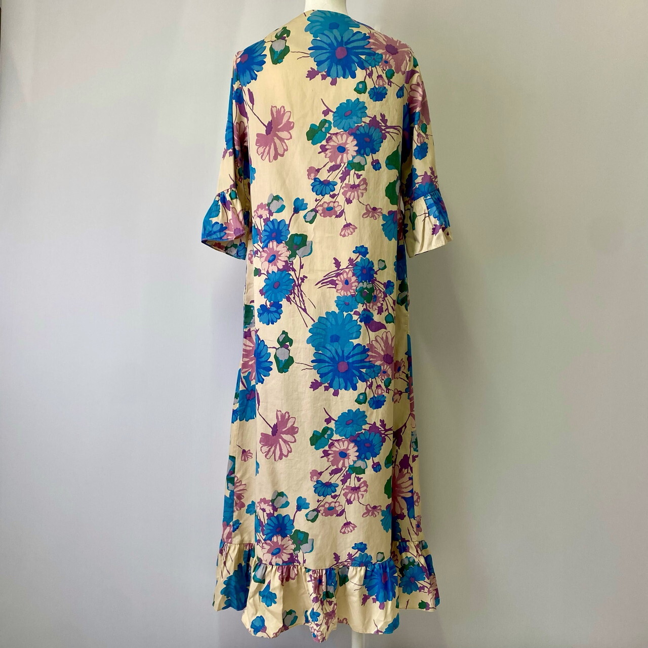 英国製 St Michael 60 70年代 花柄 フリル ナイトガウン ロングワンピース レディースm相当 古着 7分袖 フロントボタン ベージュ ヴィンテージ ビンテージ ワンピース Sa2107 Cave 古着屋 公式 古着通販サイト