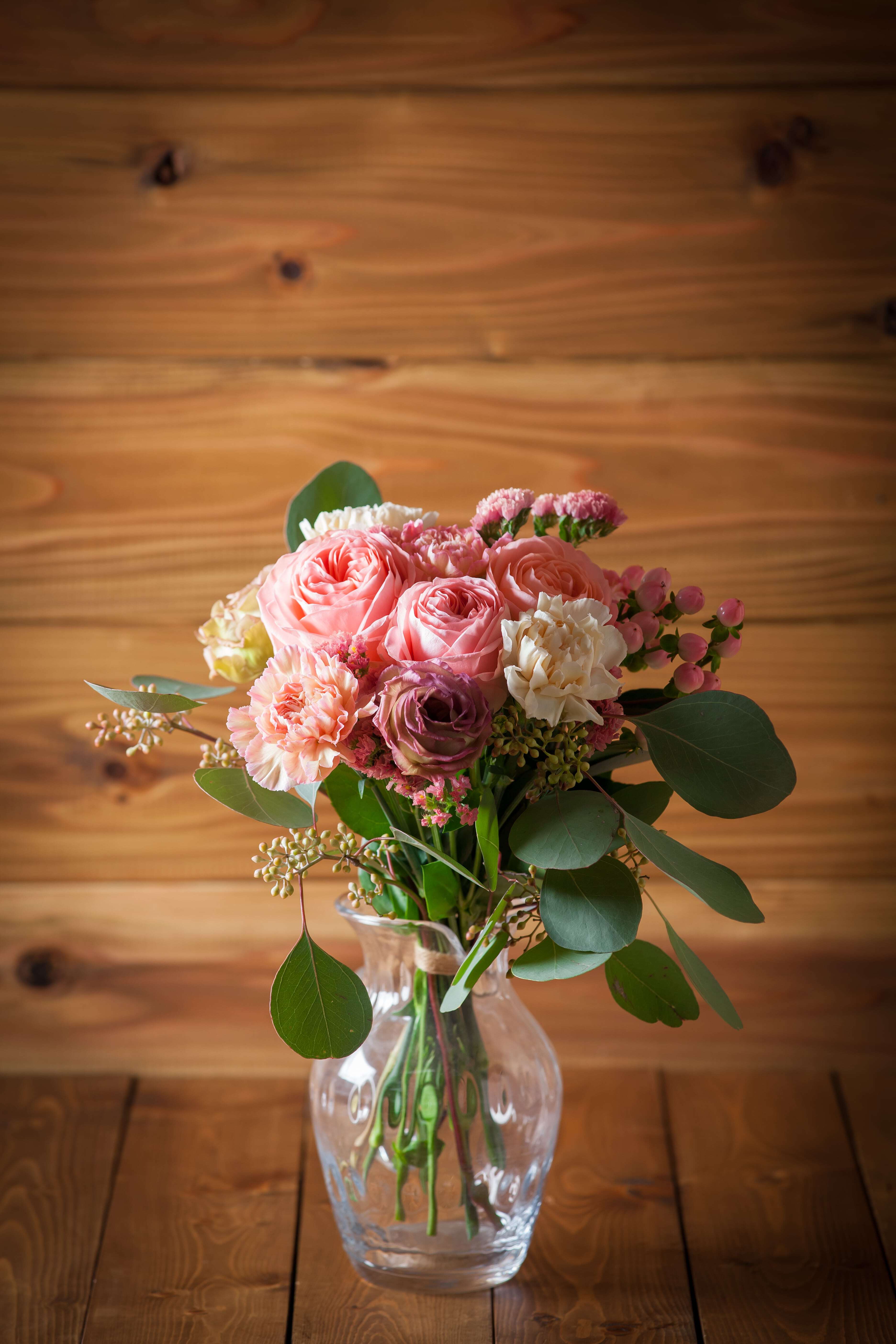 プレゼントにぴったり 花束 ブーケ ピンク 4プラの花屋hug Flowers 通販サイト 花のプレゼント ギフトフラワー 北海道 東北地方送料無料