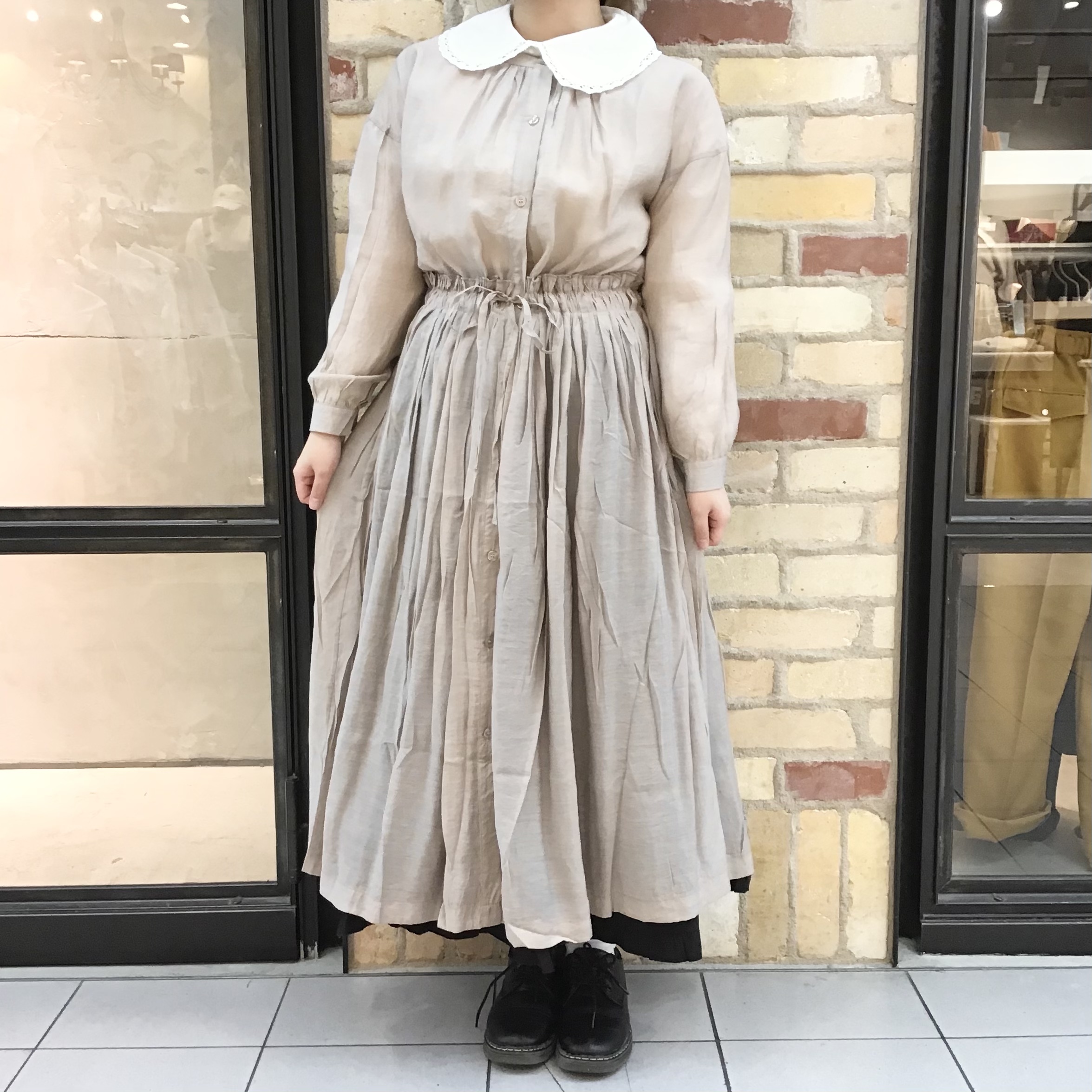 Merlotシアー素材バンドカラーワンピース Jolie