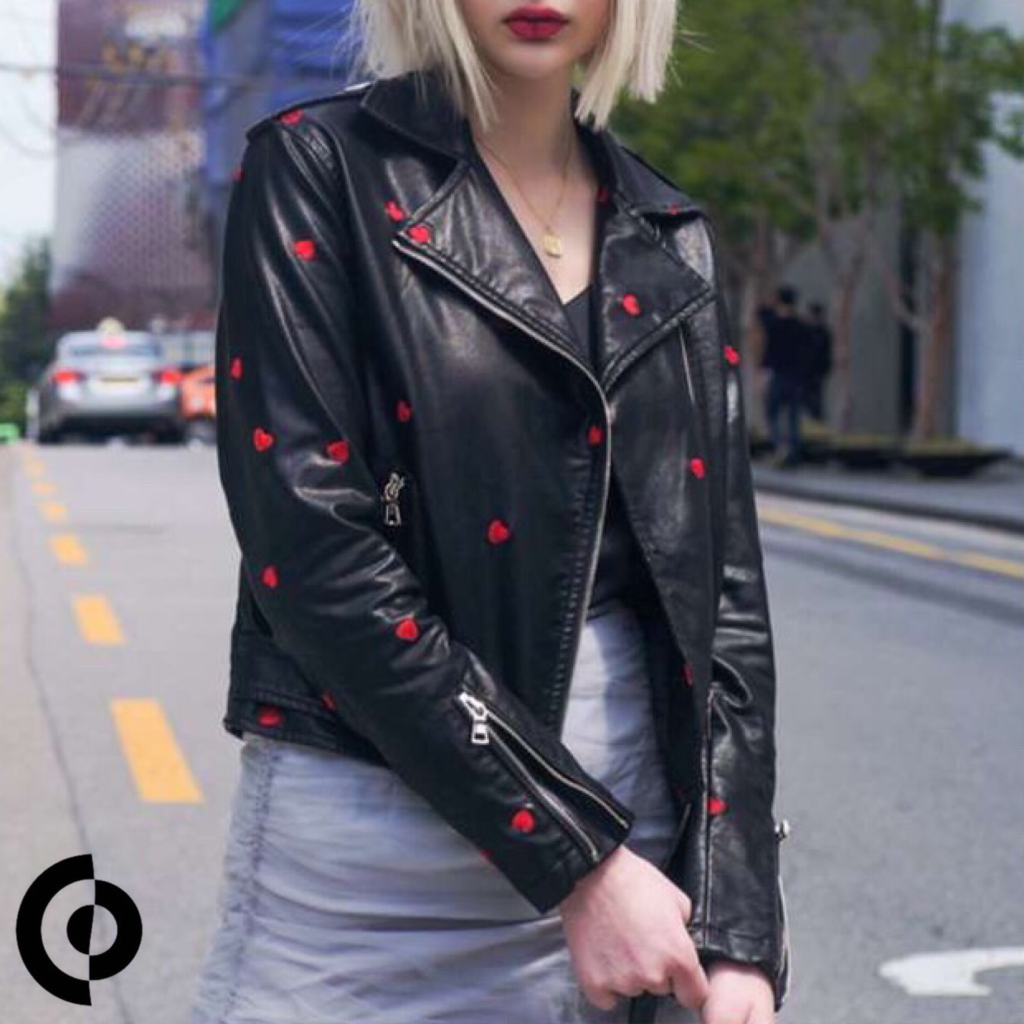 ライダースジャケット ハート刺繍 ダブル バイカージャケット レザージャケット ソフト フェイクレザー 黒 タイト アウター レディース S M L パンク 原宿 ストリート 韓国 お洒落 かわいい 新品 秋物 冬物 チベタンタイガーラグ販売店