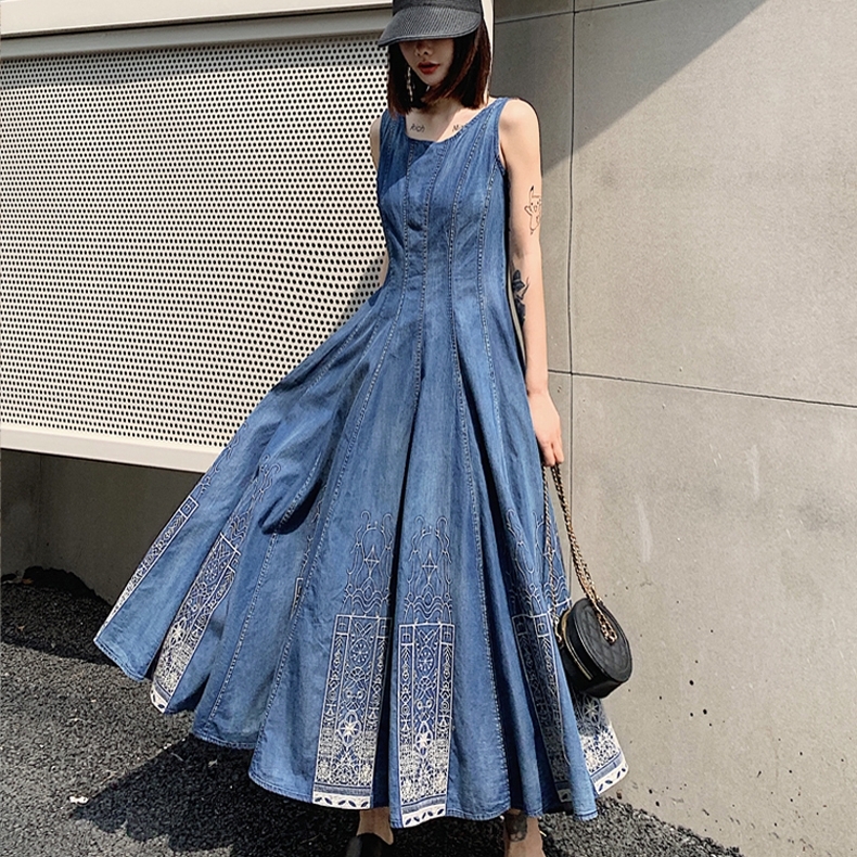 デニムワンピース ロング ワンピース レディース デニム おしゃれ エスニック きれいめ 大きいサイズ Xl 2xl 3xl ラウンドネック ノースリーブ 刺繍 体型カバー 春 夏 秋 大人カジュアル ワンピース コーデ ミモレ丈 フレア ハイウエスト 個性的 アジアン セレブ