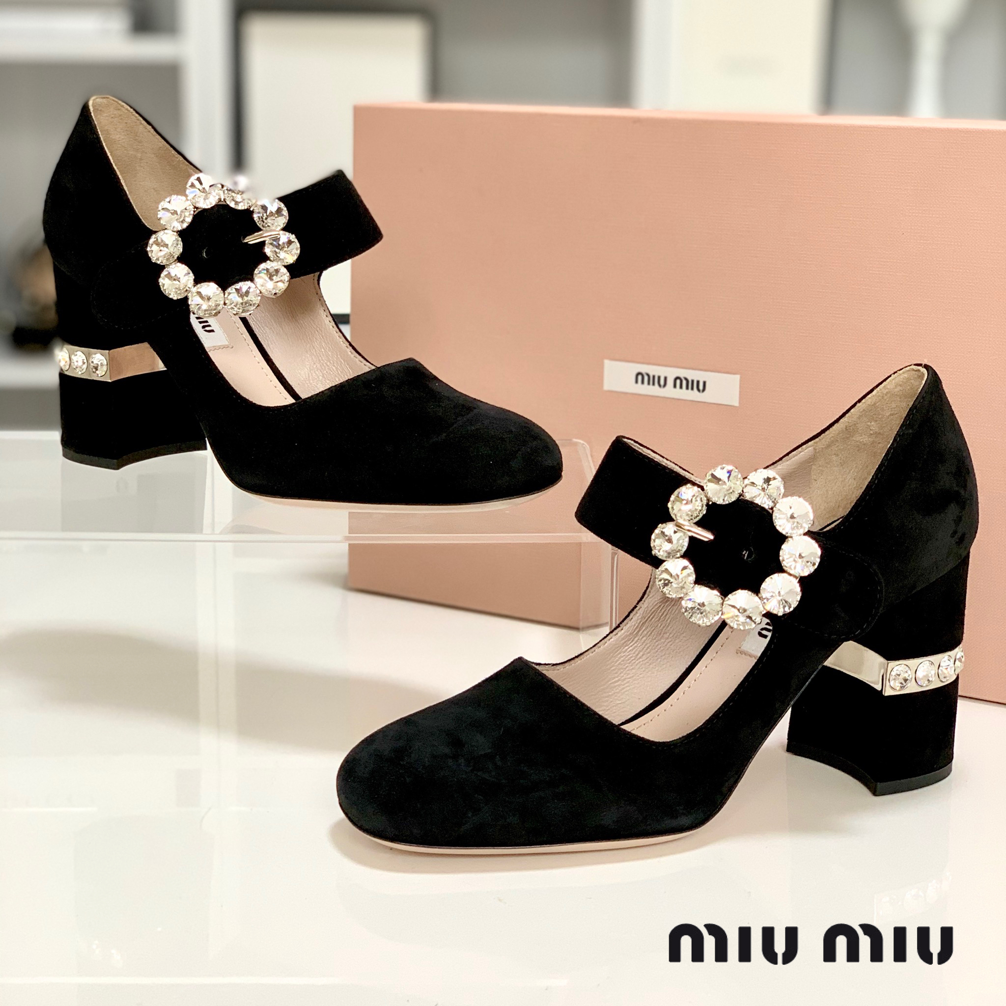 ミュウミュウ MIUMIU エナメルパンプス キラキラ ビジュー - ローファー