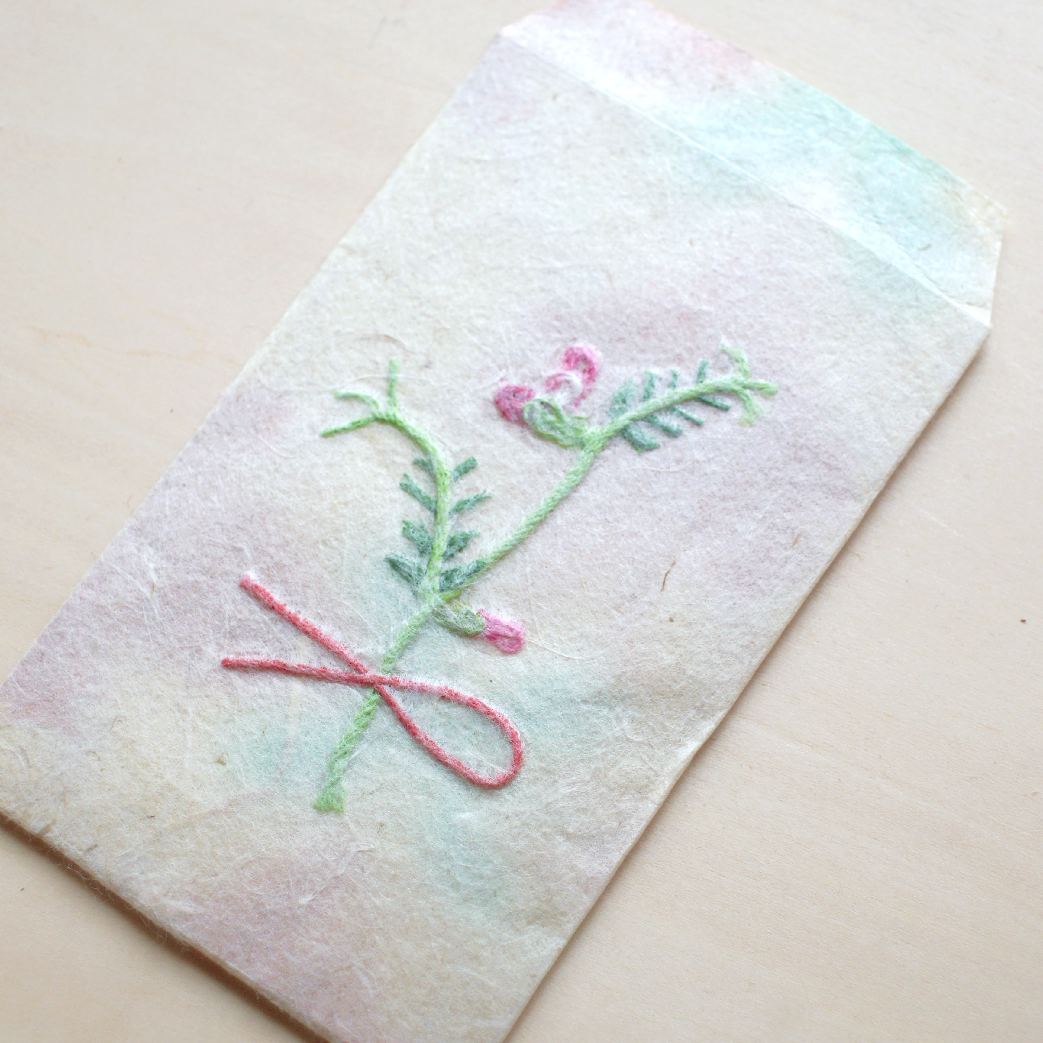 刺繍花の和紙ぽち袋 1枚入り カラスノエンドウ 手漉き和紙 Fuuro Paper