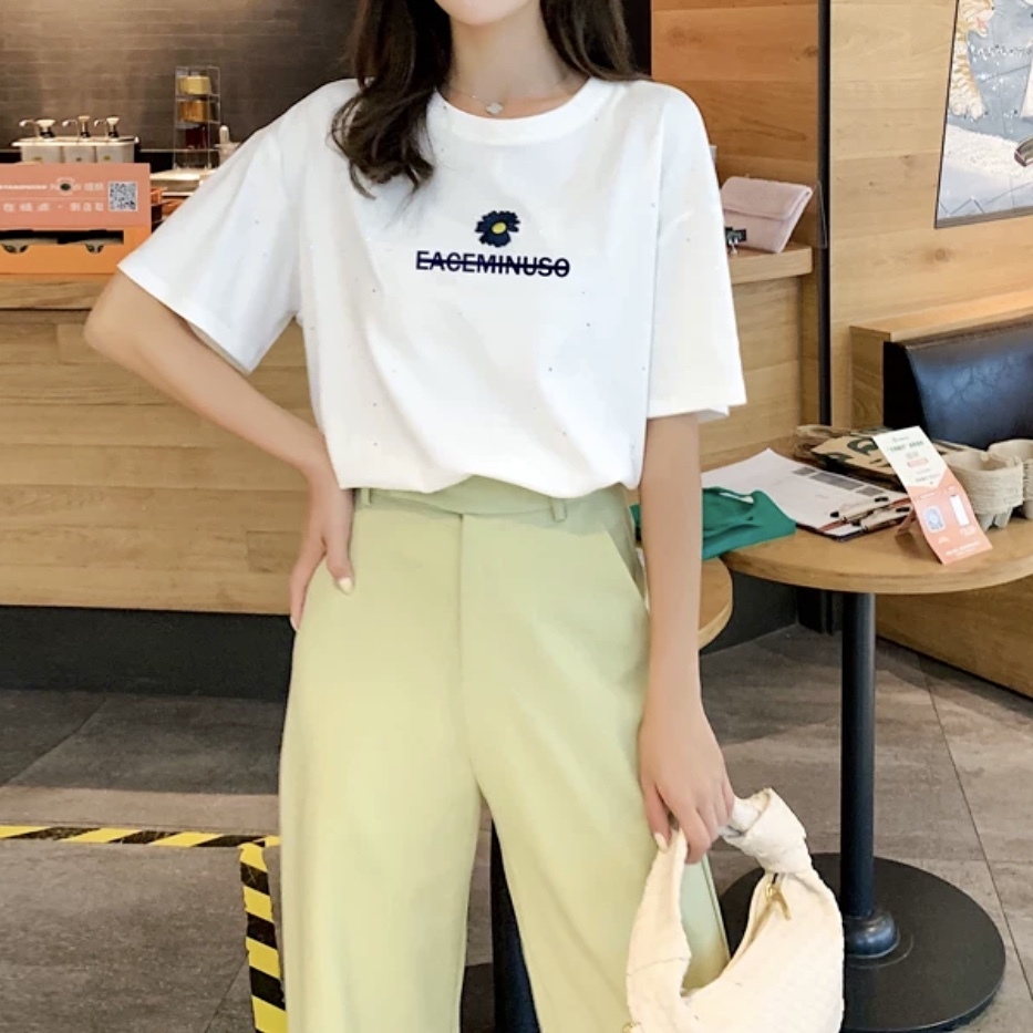 デイジー柄 英語 ロゴ Tシャツ トップス 2色 951 韓国レディースファッション通販 Bella ベラハート Select Import Shop