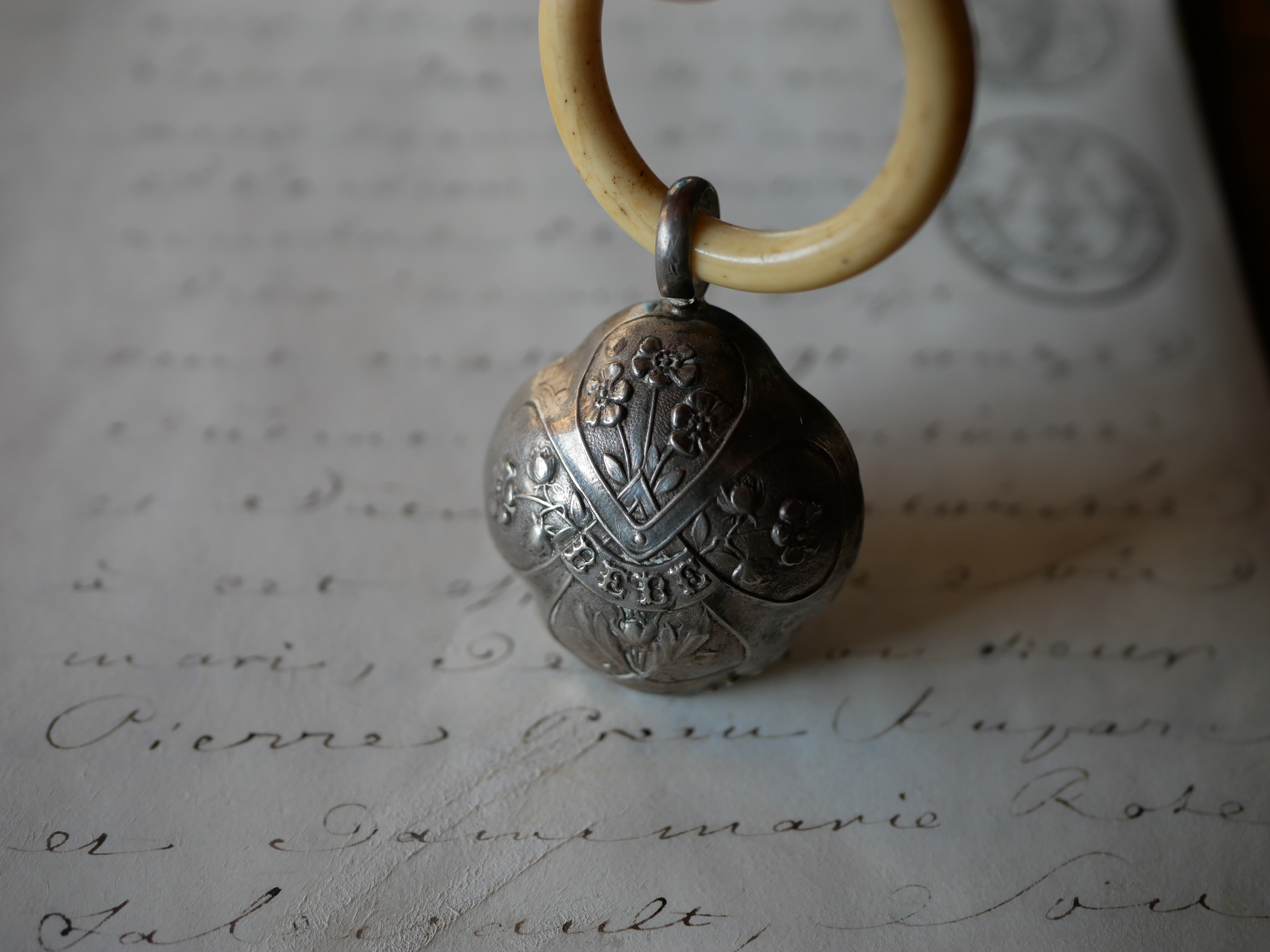 スターリングシルバー 四つ葉のクローバー ベビーラトル フランスアンティーク フランス アンティーク Mamantique