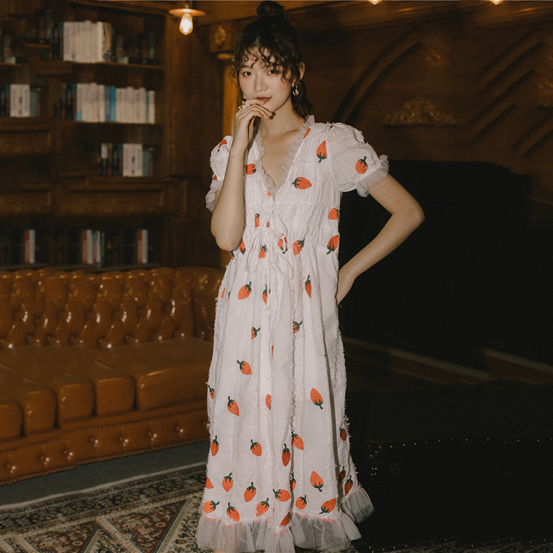 ロング丈ワンピース カジュアルワンピース レディースファション 普段着 デート パーティー S M スウィート 白い 苺 チュール Elegant