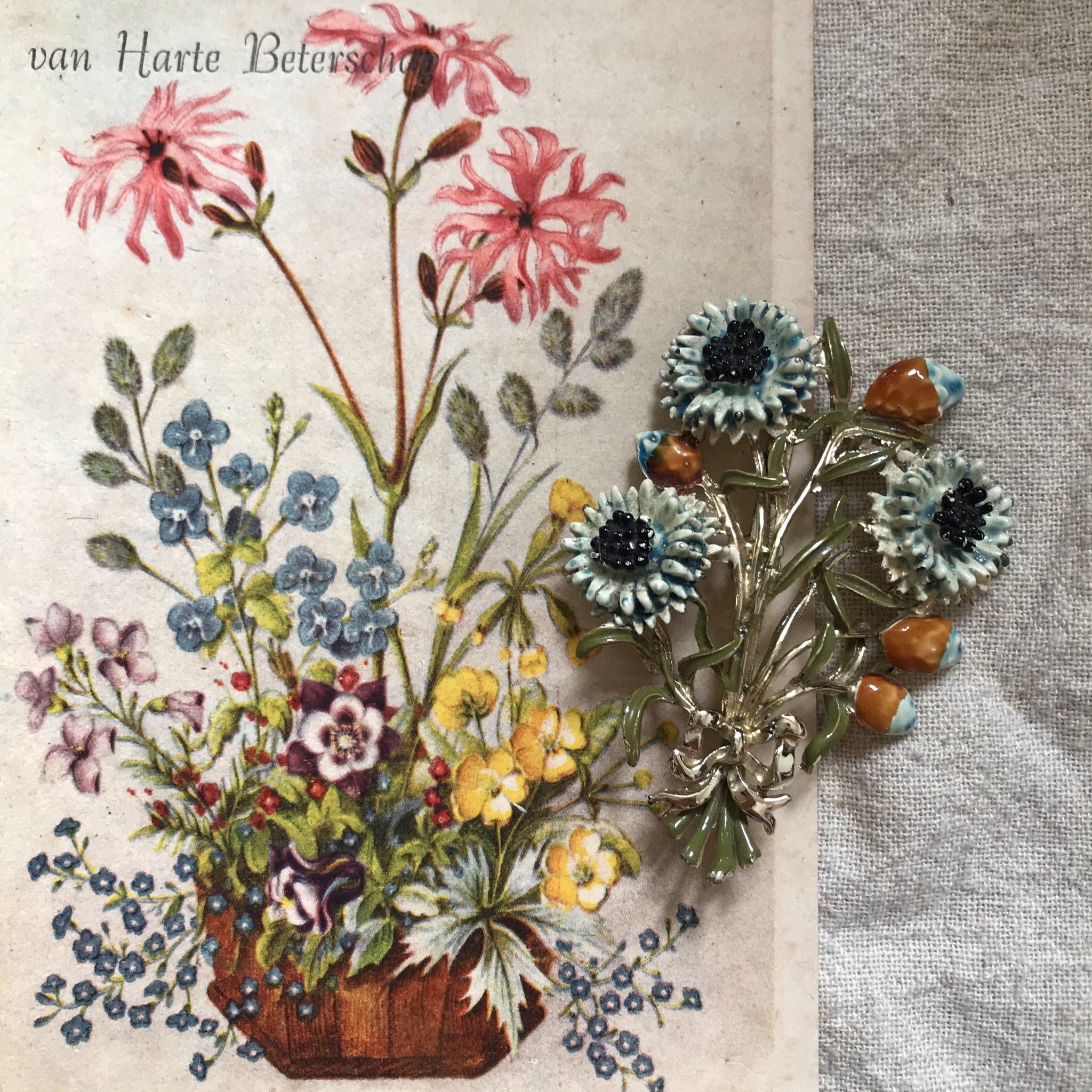 花束ブローチとはがき Tsuitachi Craft Brocante