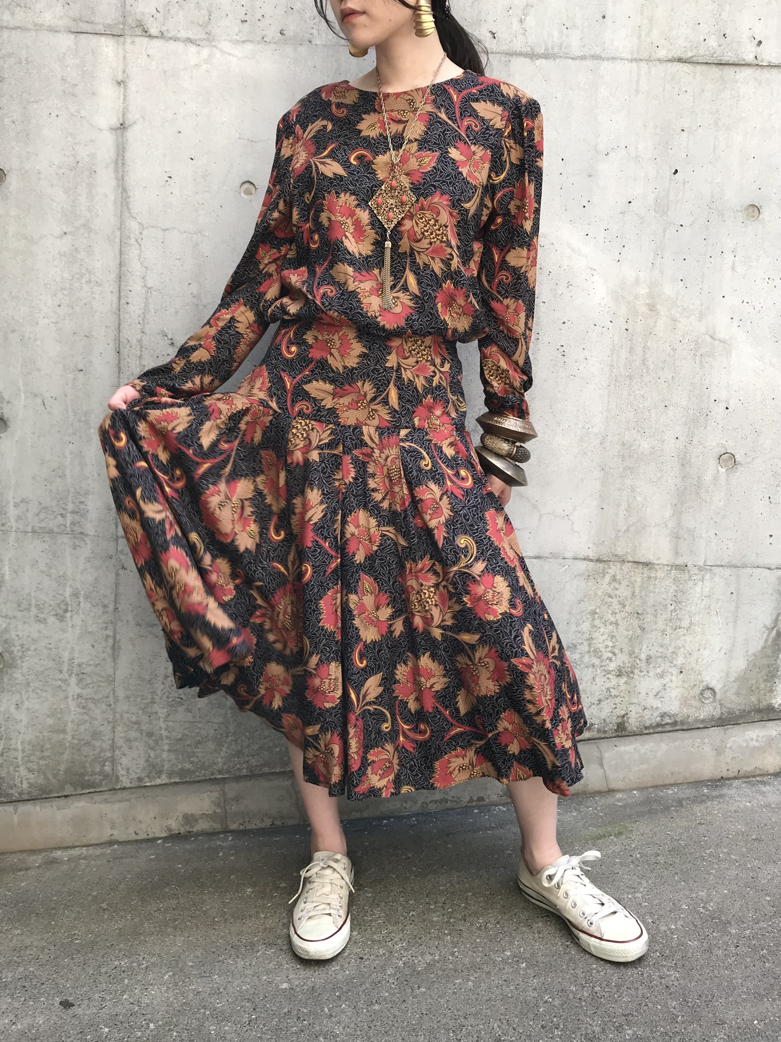 80s Black Floral Rayon Dress ヴィンテージ ブラック 花柄 レーヨン ワンピース Riyad Vintage Shop