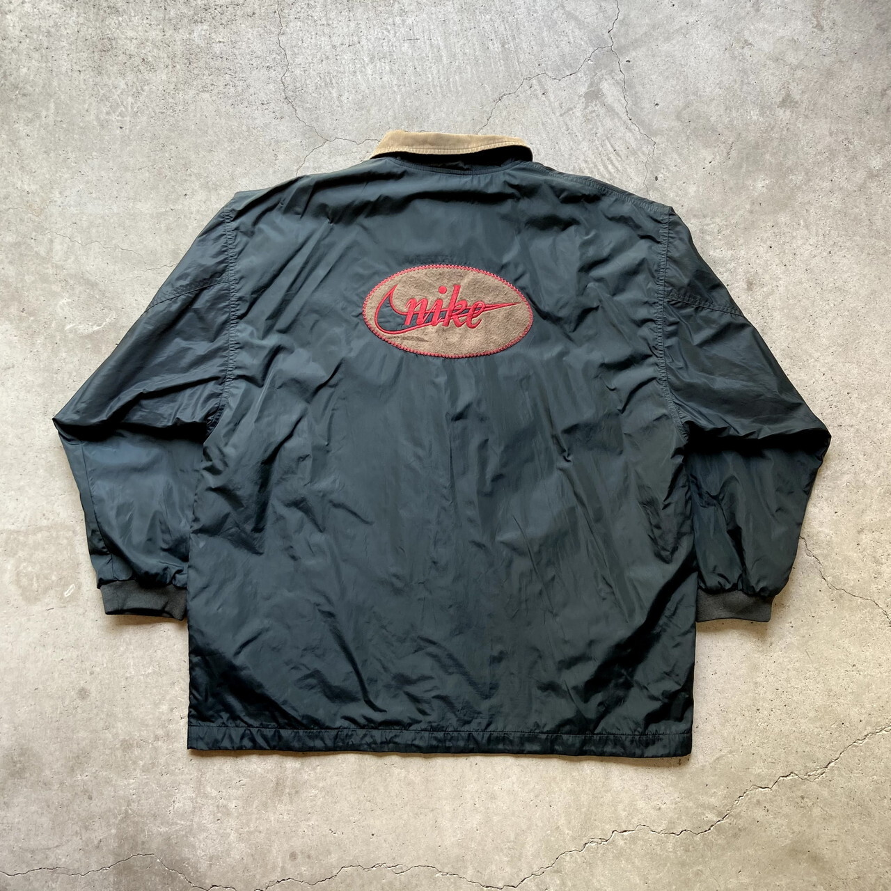 90年代 Nike ナイキ バックロゴ ワッペン ナイロンコーチジャケット メンズxl 古着 90s ヴィンテージ ビンテージ ビッグロゴ モスグリーン 深緑色 ナイロンジャケット Cave 古着屋 公式 古着通販サイト