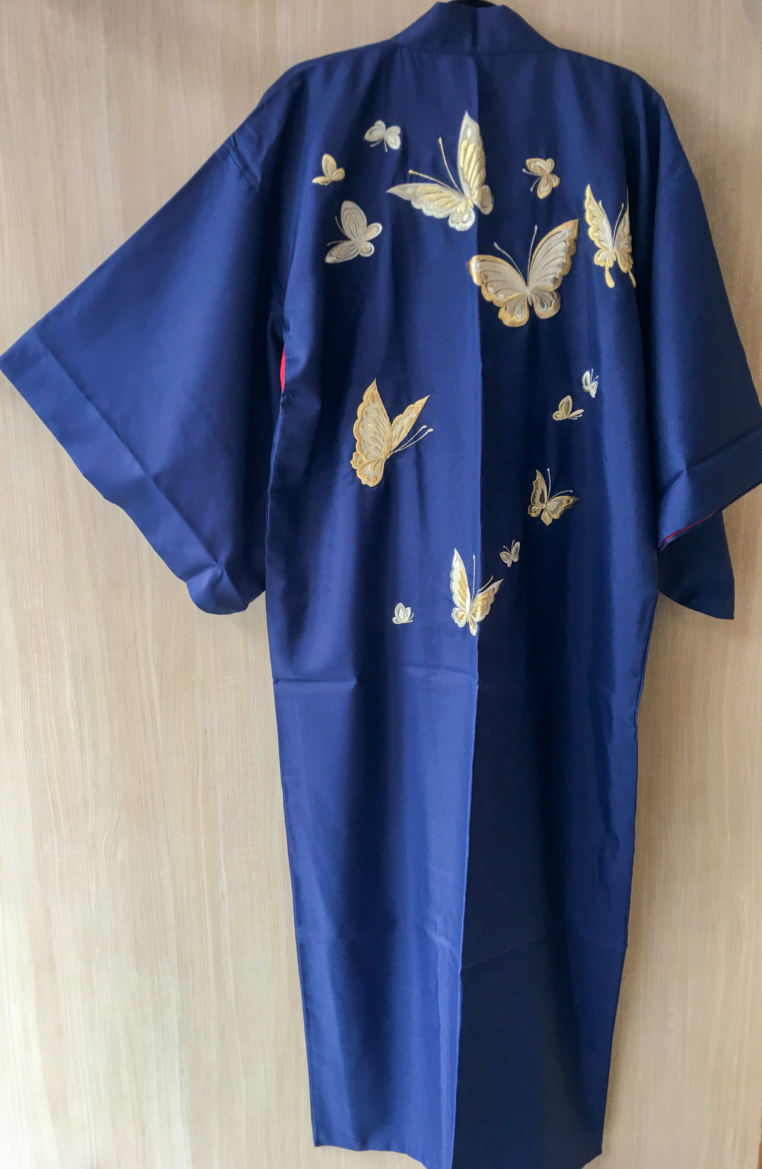 刺繍 蝶 Kimono ローブ Butterfly Kimono Robe Ladies Polyester 100 Embroideries Long 着物 和服 和柄 和風 和モダン 和コーデ 和ローブ コート マント ガウン 部屋着 コスプレ 衣装 お出かけ 日本土産 人気 日本製