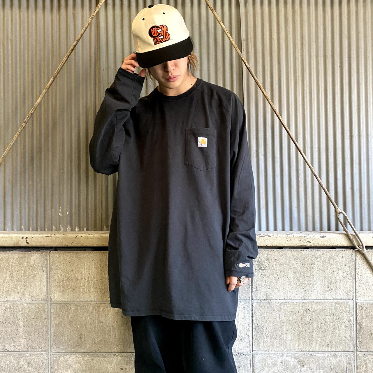 ビッグサイズ Carhartt カーハート ワンポイントロゴ ロングtシャツ メンズ2xl 古着 ラグラン 長袖 Force ロンt 胸ポケット付き ブラック 黒 大きいサイズ ロングｔシャツ Cave 古着屋 公式 古着通販サイト