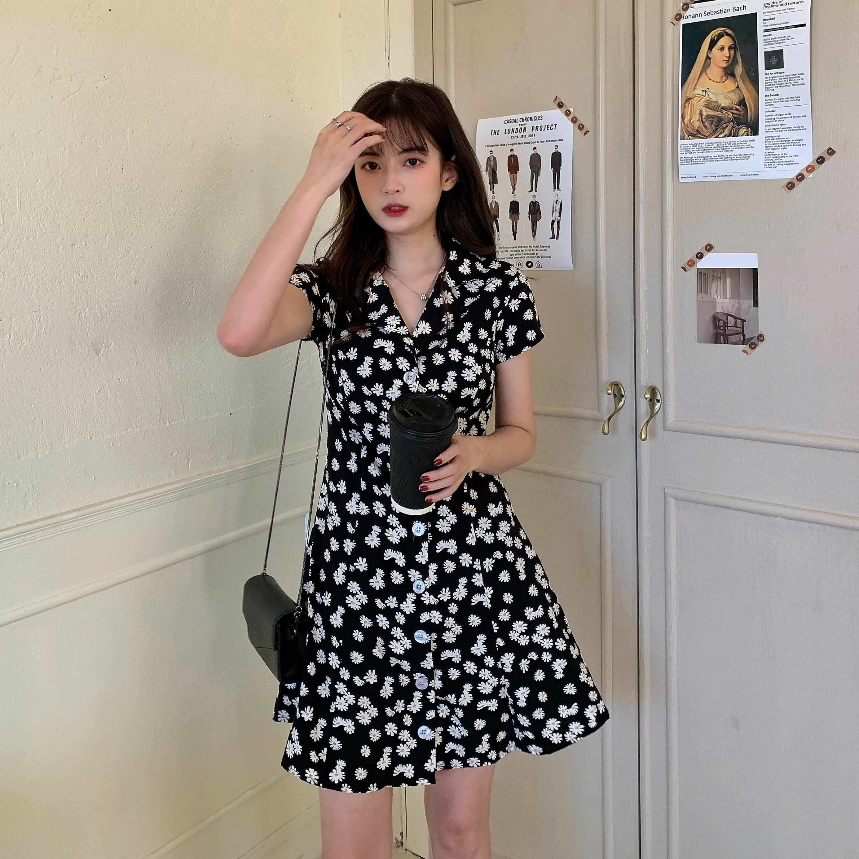 送料無料 女子っぽ ワンピ レトロ ガーリー フェミニン 襟付き ミニ丈 花柄 シャツ ワンピース Lamitte Deco トレンド 韓国ファッション ショップ