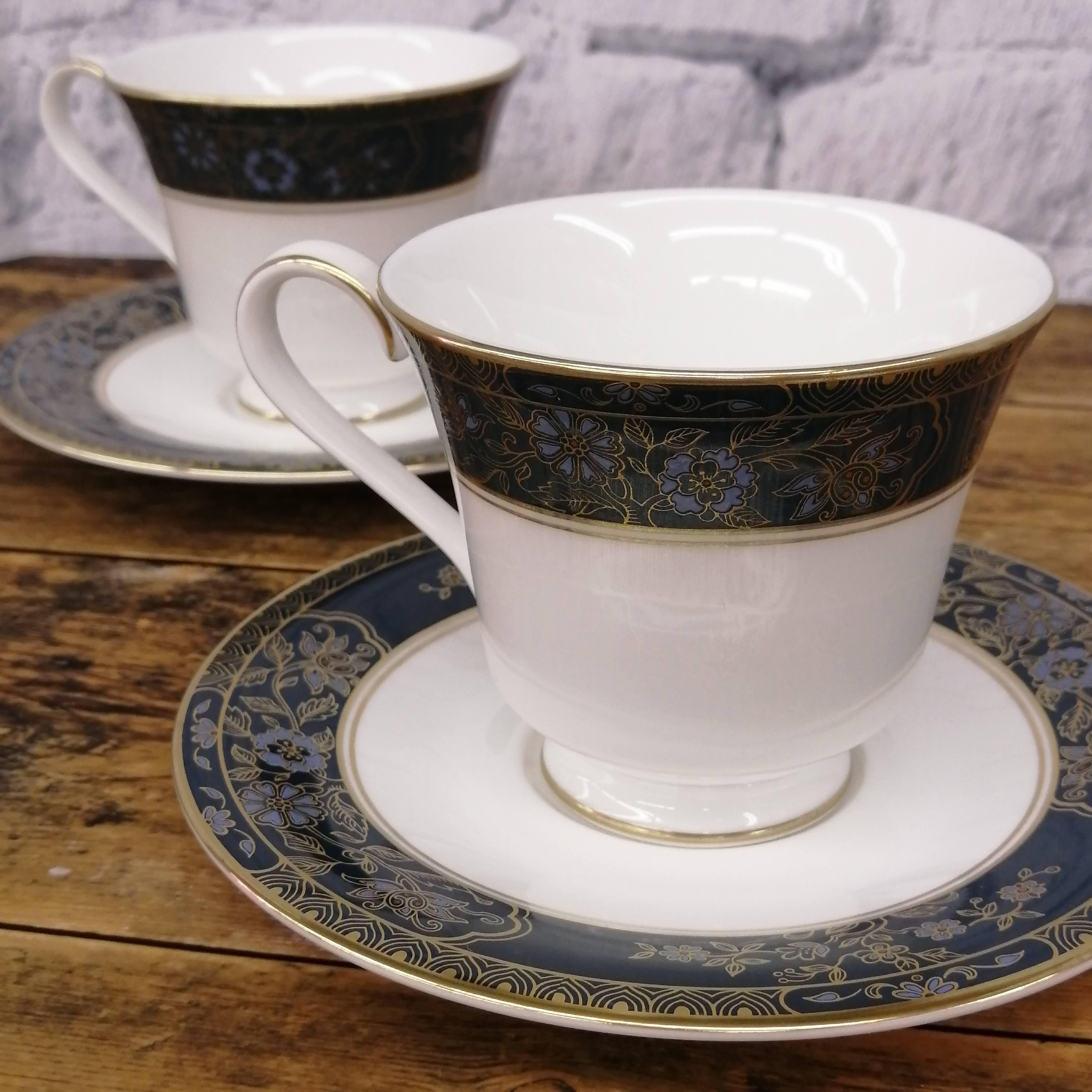 Royal Doulton Carlyle ロイヤルドルトン カーライル カップ ソーサー H 5018 英国 イギリス ヴィンテージ Royal Doulton Carlyle ロイヤルドルトン カーライル カップ ソーサー H 5018 英国王室御用達 ティーカップ コーヒーカップ グリーン ゴールド 花柄 Kunpuu