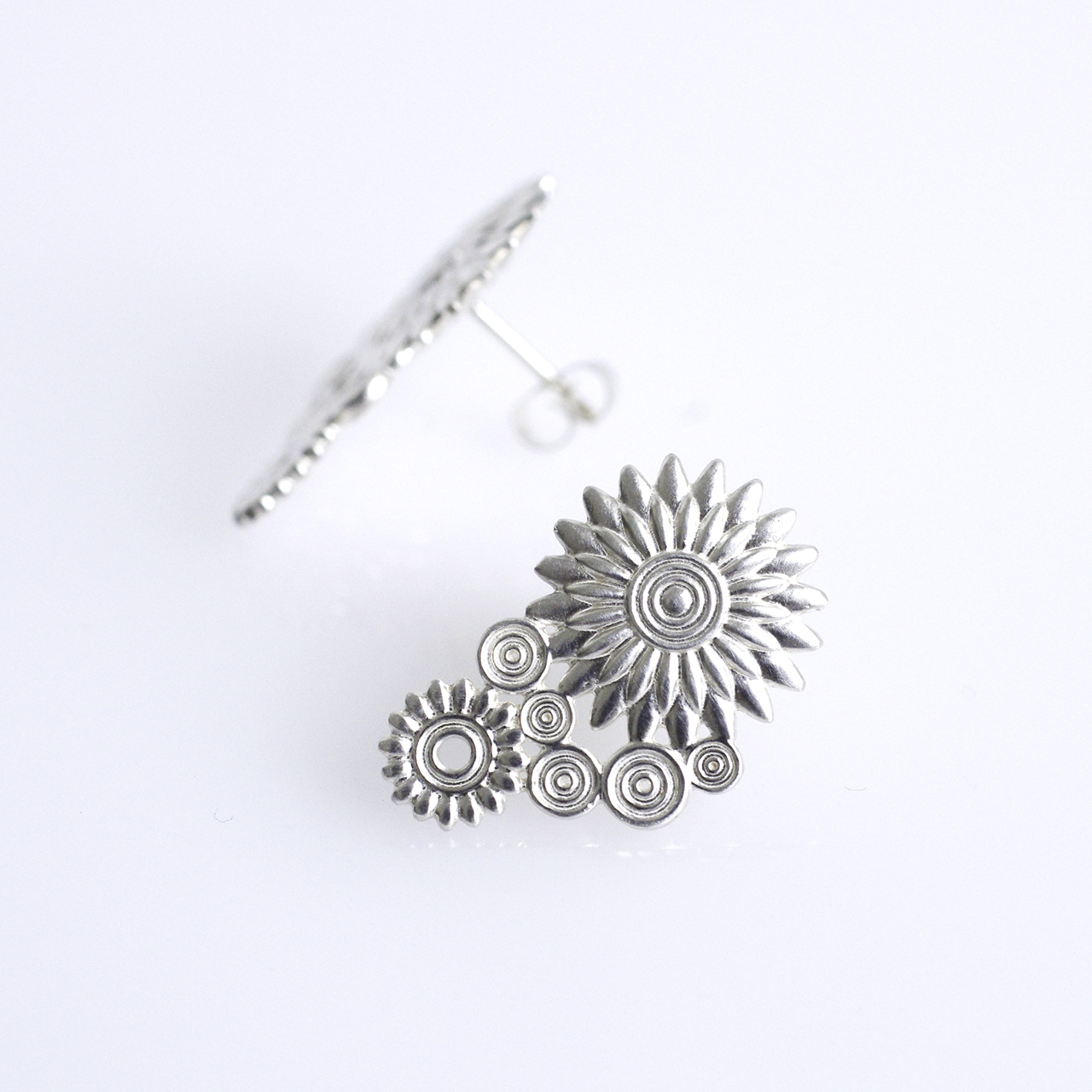 Silverスタッドピアス Sol ソル Aica