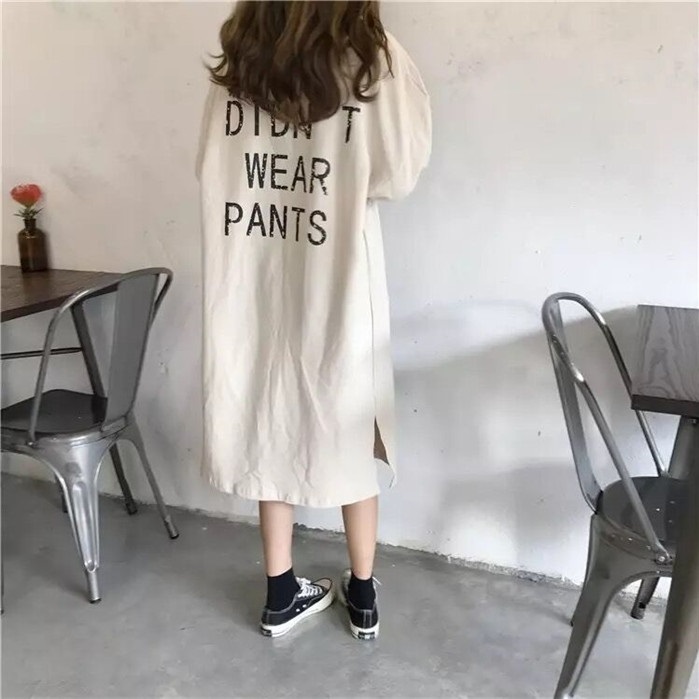 送料無料 ワンピース ロング丈 ミモレ丈 Tシャツワンピ 長袖 丸首 ラウンドネック ヘンリーネック サイドスリット ロゴ バックシャン オーバーサイズ ゆったり 体型カバー 着痩せ 春 カジュアル 大人可愛い レトロ 韓国 お出かけ デート 女子会 普段着 デイリー コーデ