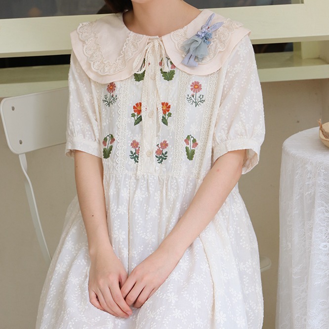 ボタニカル刺繍ワンピース 1698 Lehtia レフティア 淡色レトロなナチュラルスタイル