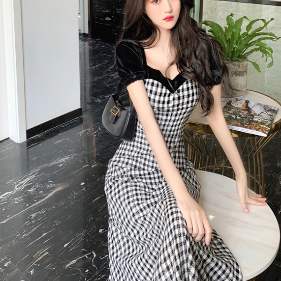 One Piece Plaid Cute ワンピース ひざ下丈 ガーリー レトロ ドッキング 重ね着風 異素材 刺繍 花柄 可愛い キュート チェック柄 半袖 パフスリーブ スクエアネック おしゃれ シンプル ブラック 大人 カジュアル お出かけ デイリー デート レジャー リゾート 春 夏