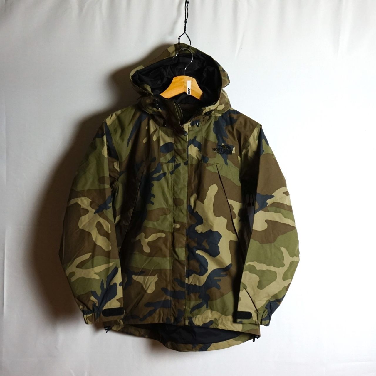 ザ ノースフェイス The North Face カモフラ マウンテンパーカー Npw Old Cats Shop Womens Mens カジュアルセレクト 古着屋 オールドキャッツ