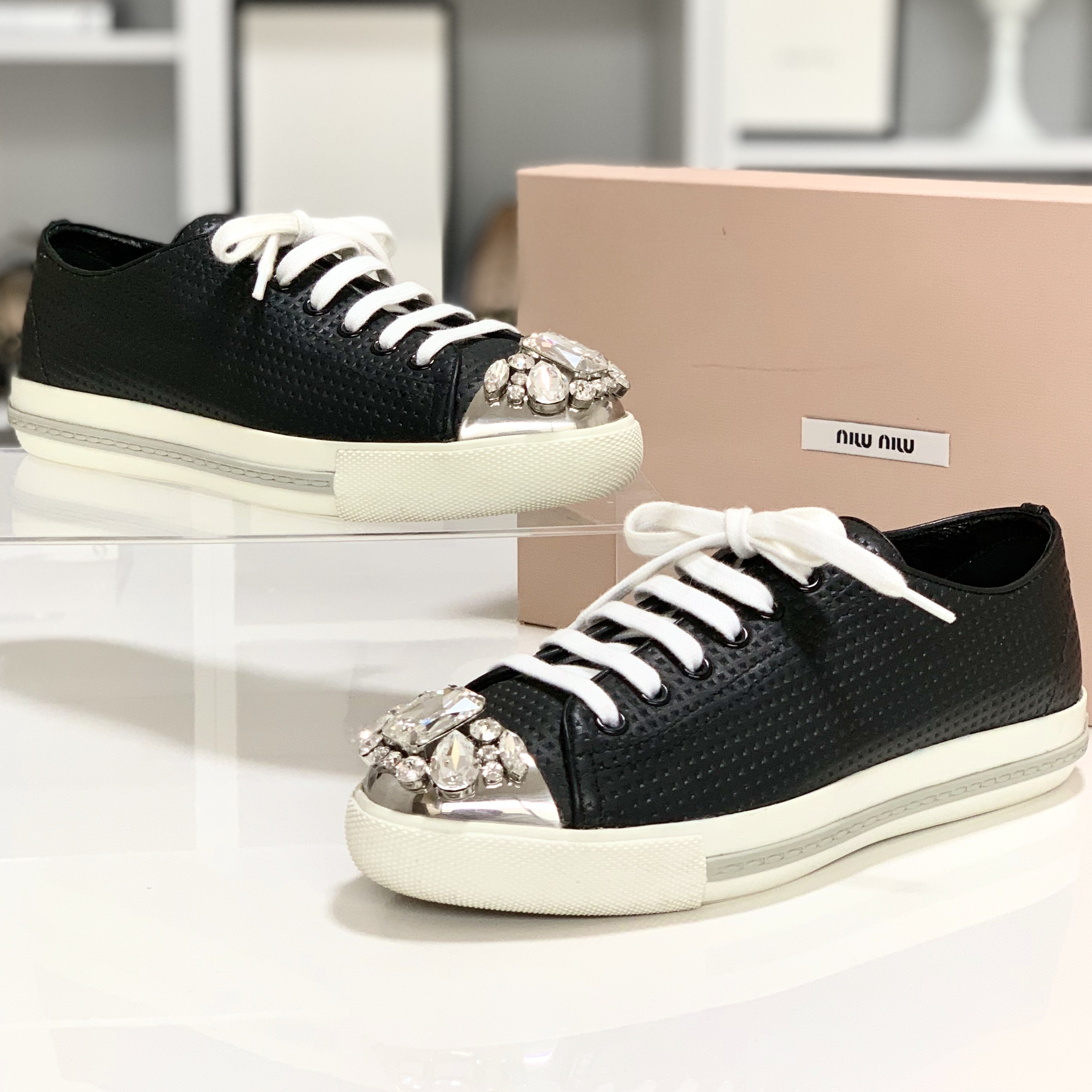 955 ミュウミュウ ビジュー スニーカー 黒 Mycloset