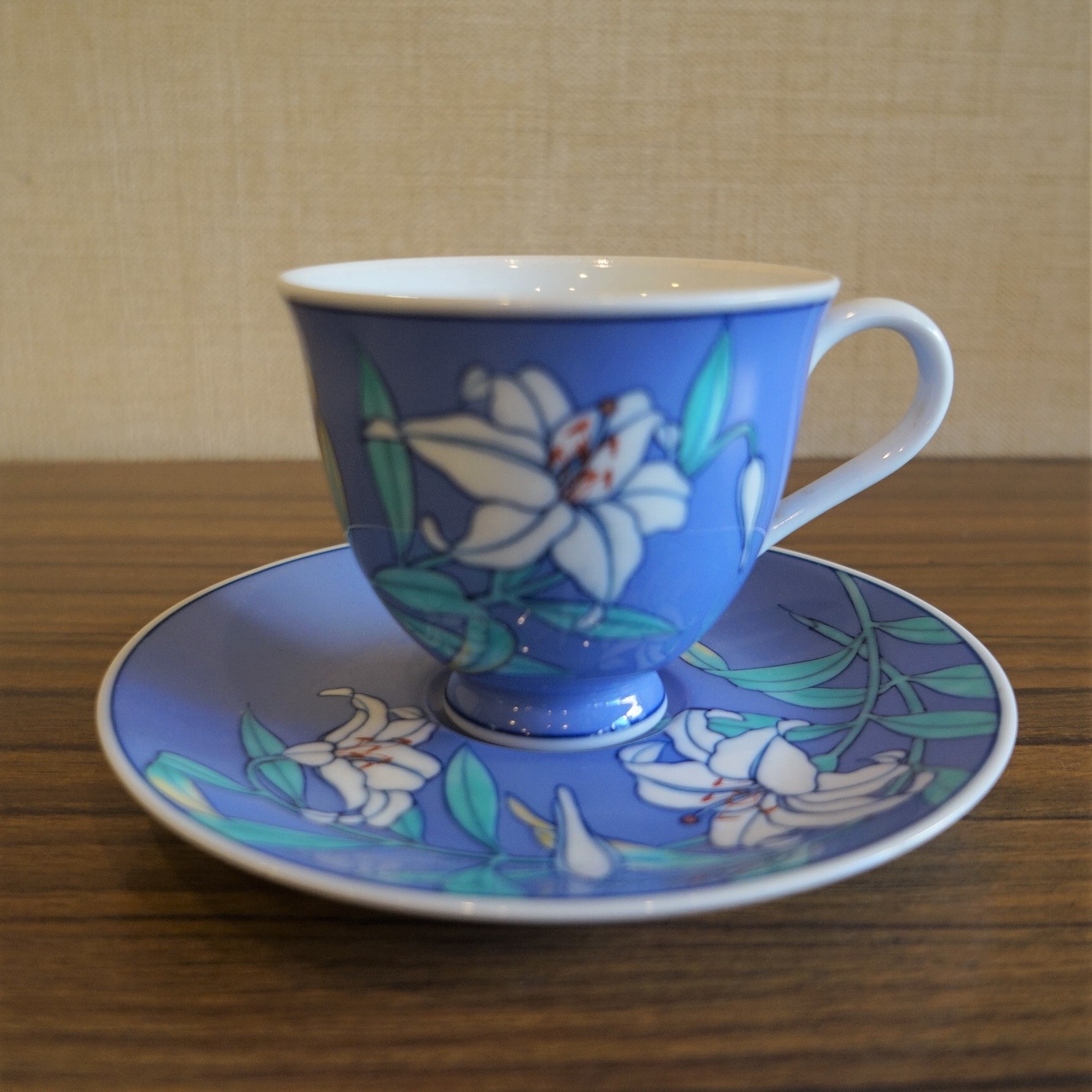 伊万里焼 上品な百合のカップ ソーサー 純喫茶家具の村田商會