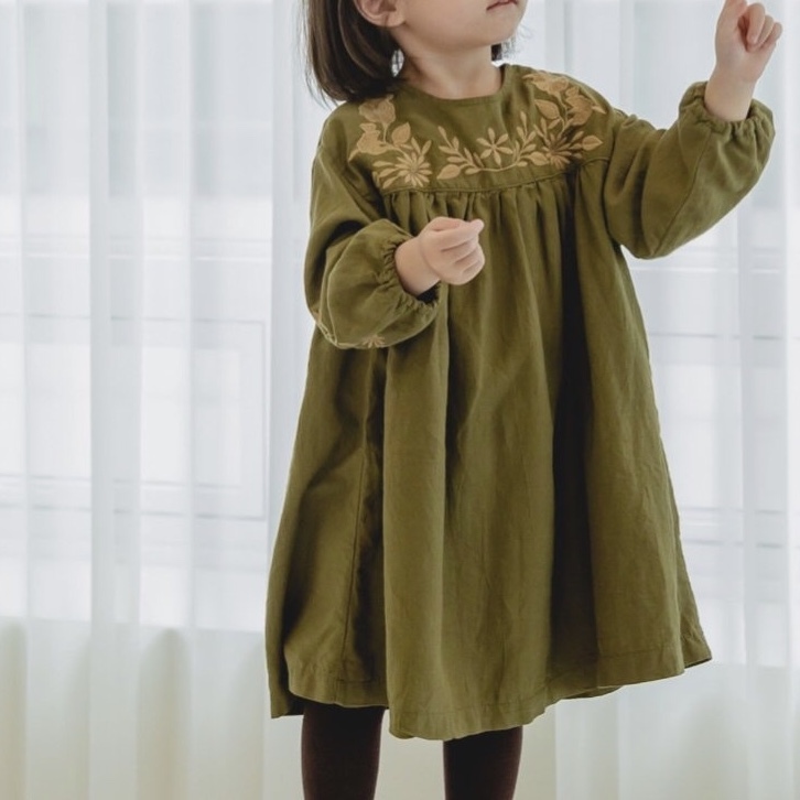 刺繍クラシカルワンピース 韓国子供服 Bisque びすく