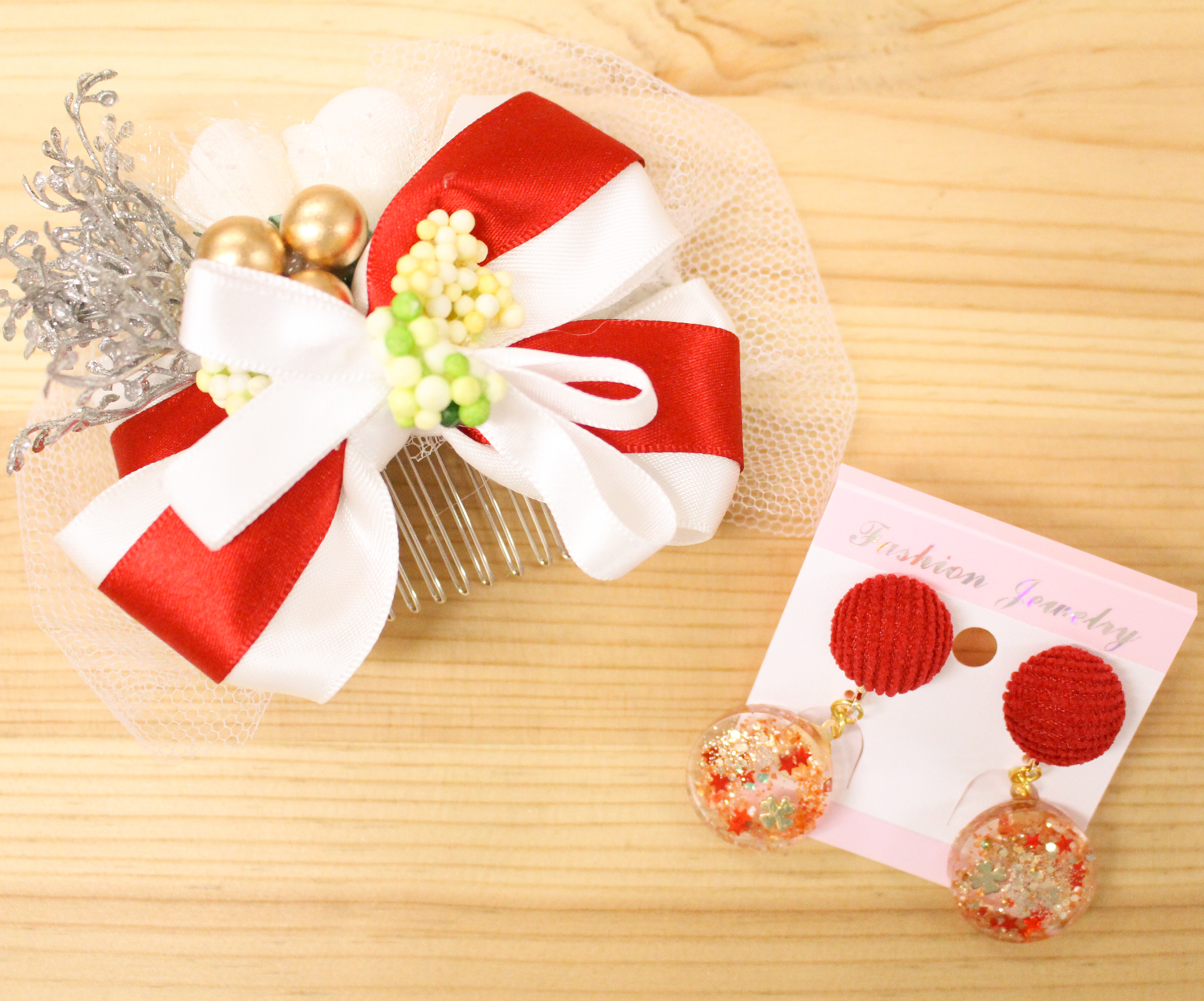 クリスマスヘアアクセサリー イヤリングセット 白 赤 Mimifruits クリスマスヘアアクセサリー イヤリングセット 白 赤 Mimifruits