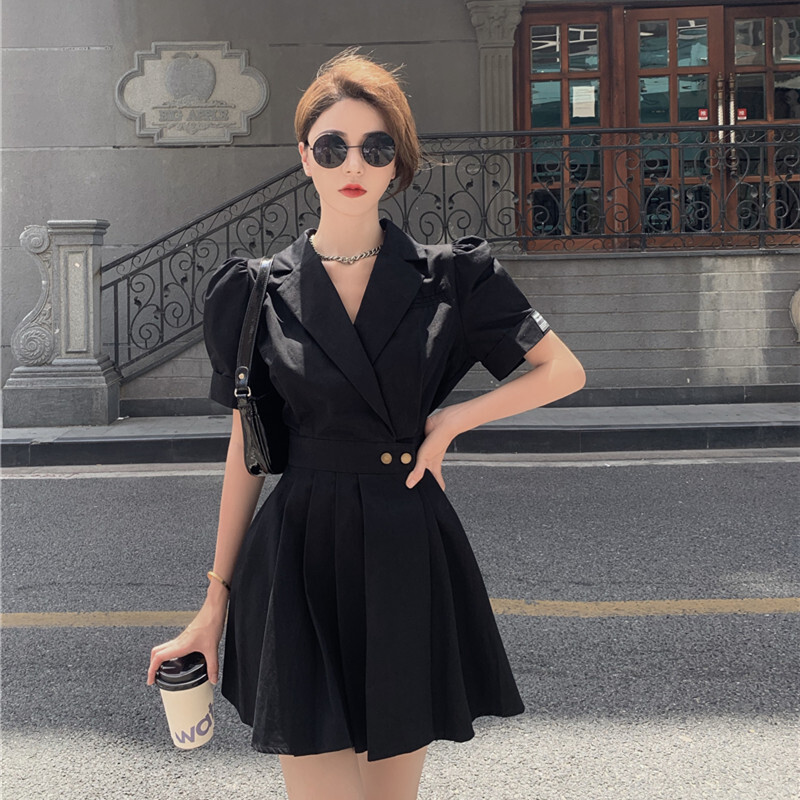 ワンピース Aライン 無地 シンプル 半袖 着まわし抜群 魅せる 黒 今季注目 ブラック ホワイト S M Dresszone