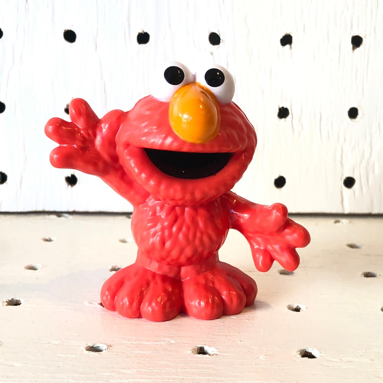 セサミストリート エルモ フィギュア Hasbro Playskool Sesame Street Elmo Figure The Puppez E Shop ザ パペッツ松本 Webショップ