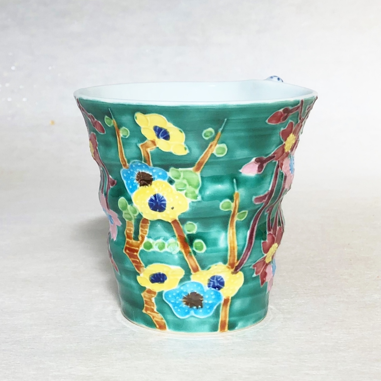 秀峰窯＞青交趾桜梅 フリーカップ  UTSUWAYA かねみん