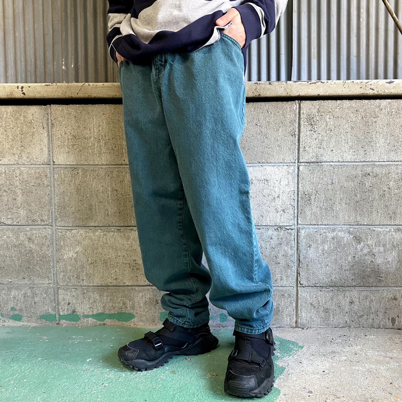 80 90年代 エディーバウアー ハイウエスト ワイド テーパード カラーデニムパンツ レディースw28 メンズ 古着 80s 90s ビンテージ ヴィンテージ Eddie Bauer 黒タグ グリーン 緑色 カラーパンツ デニムパンツ Al Cave 古着屋 公式 古着通販サイト