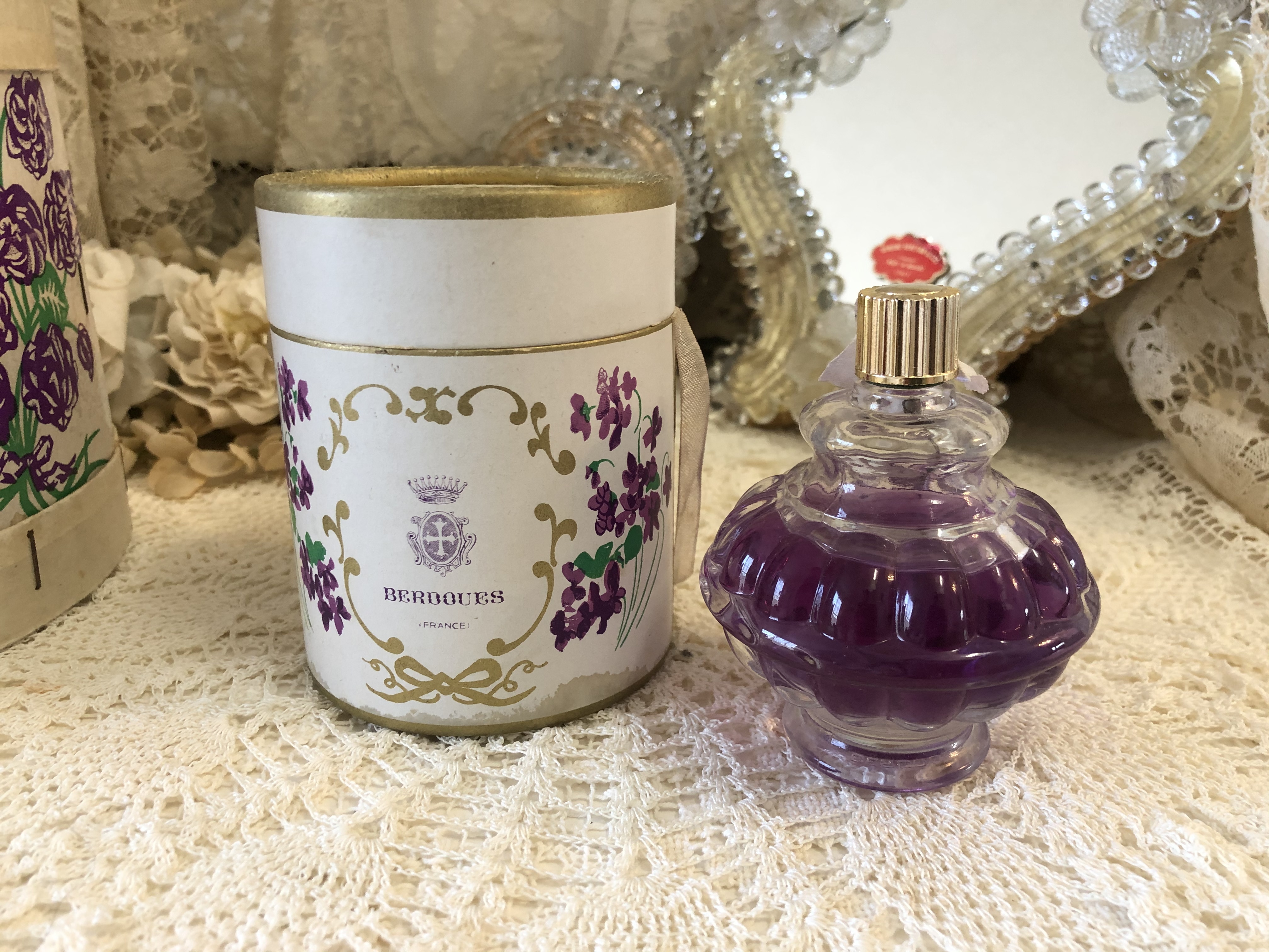 フランス アンティーク Violettes De Toulouseベルドゥスミレの香水瓶 Le Verseau フランスアンティーク雑貨店