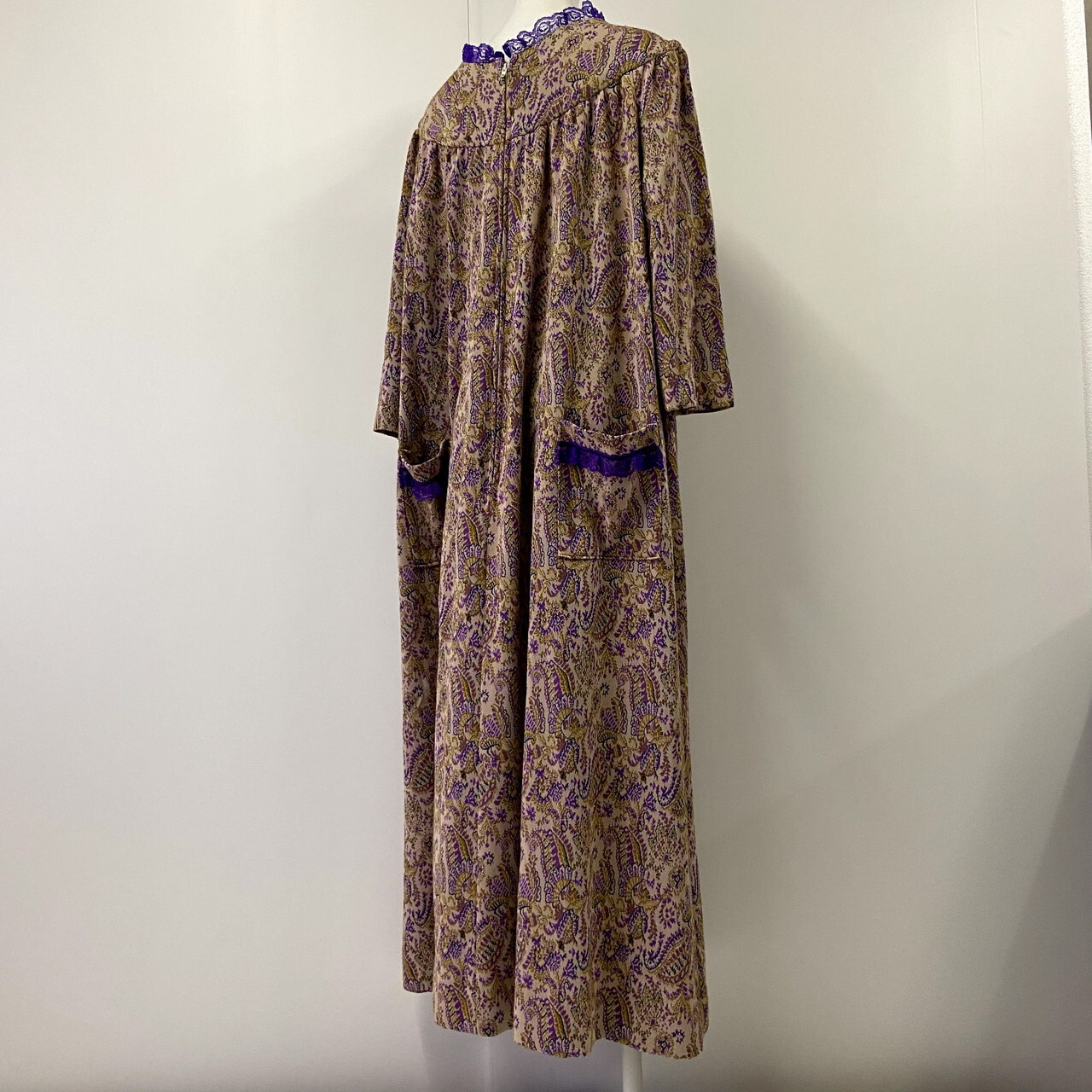 70年代 ヴィンテージ 花柄 ペーズリー 総柄 ジャガード レース襟 7分袖 Aライン ロングワンピース レディースl相当 古着 ベージュ パープル ビンテージ Talonジップ ワンピース Al2109 Cave 古着屋 公式 古着通販サイト