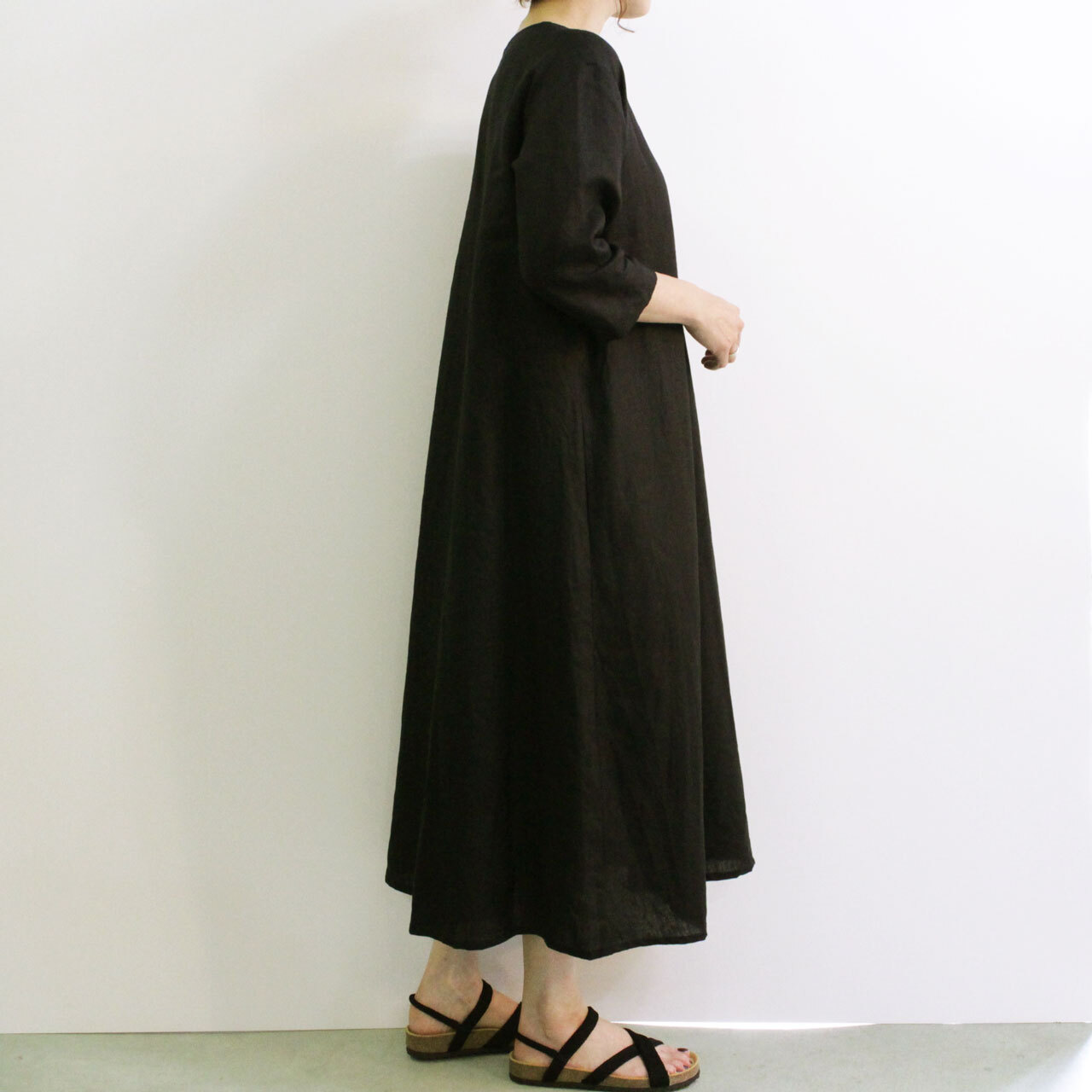 Ina イナ プルオーバー リネンワンピース 2110 後ろタック入りワンピース Escargot Circus