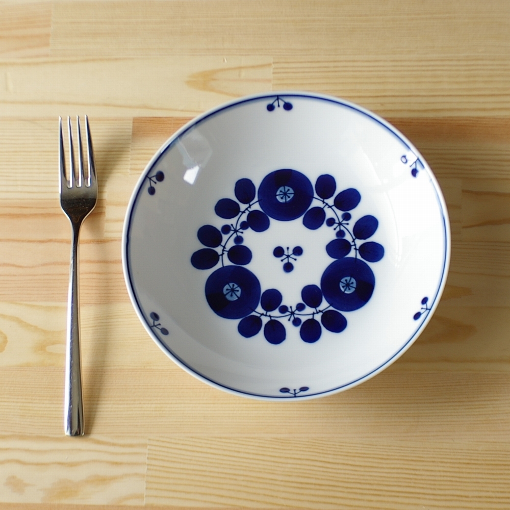 再入荷 新品 白山陶器 波佐見焼 Bloom ブルーム ブーケ cm フリーディッシュ スーププレート 深皿 パスタ カレー皿 北欧風 手描き 花柄 Flohmarkt フローマルクト