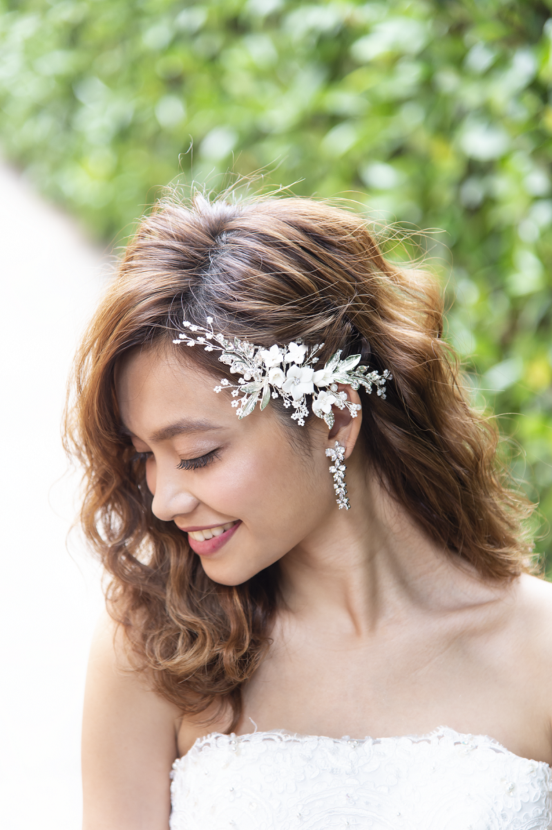 H 70 ホワイトフラワーとパールの小枝ヘッドドレス ウェディング ブライダルアクセサリーショップ Just Married ジャストマリッド