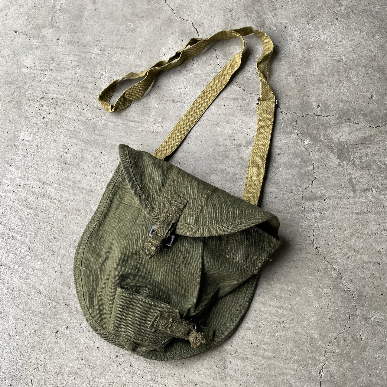 デッドストック 50年代 U S Army 米軍実品 M 51 コットンキャンバス ショベルバッグ 古着 50s ヴィンテージ ビンテージ カーキ セージグリーン ポシェット サコッシュ ポーチ ミリタリーバッグ ショルダーバッグ 鞄 その他 Cave 古着屋 公式 古着通販サイト