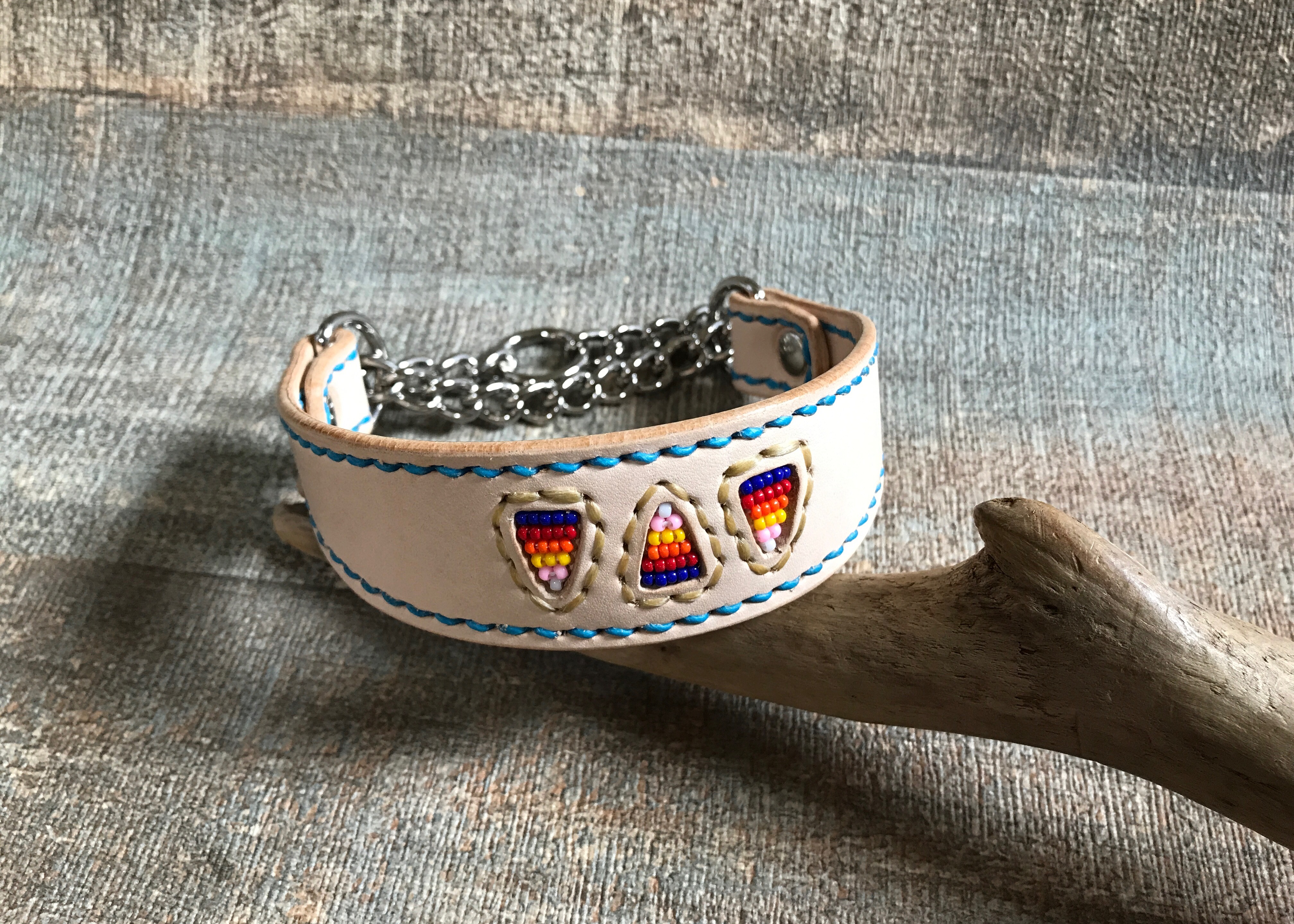 ビーズワークハーフチョーク 革製の犬 猫用ネームチョーカー 迷子札専門店 Harry S