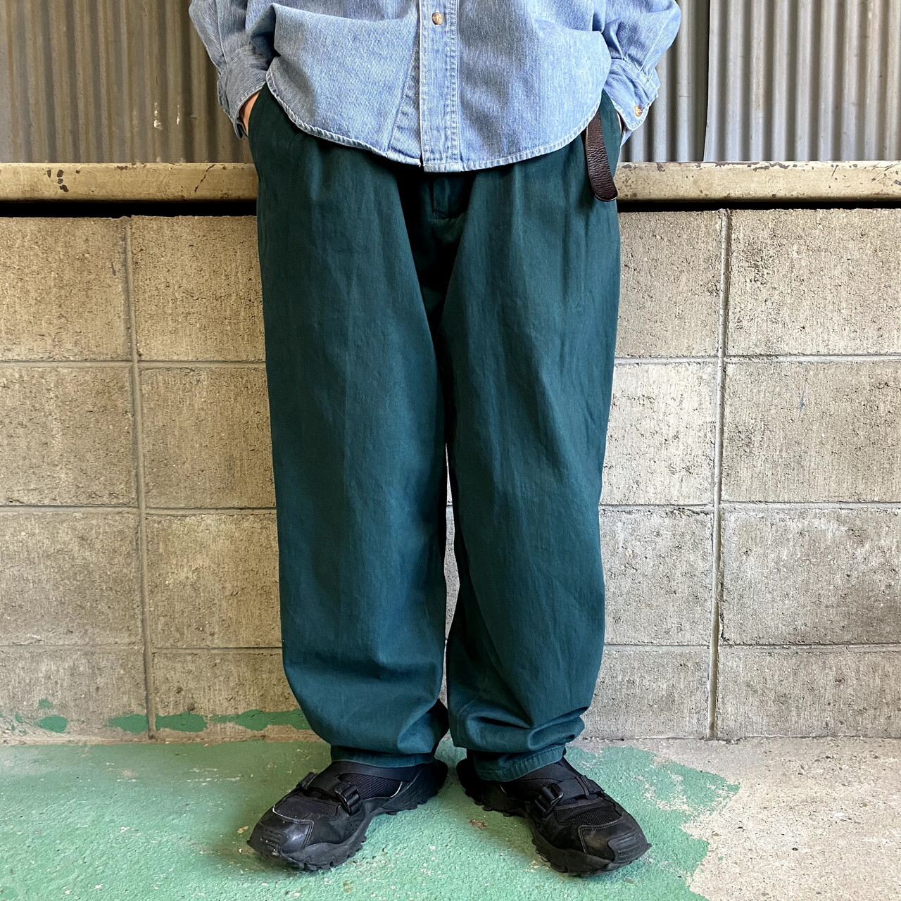 Tommy Hilfiger トミーヒルフィガー ツータック ワイド チノパンツ メンズw33 古着 カラーパンツ グリーン緑色 ロングパンツ All15 Cave 古着屋 公式 古着通販サイト