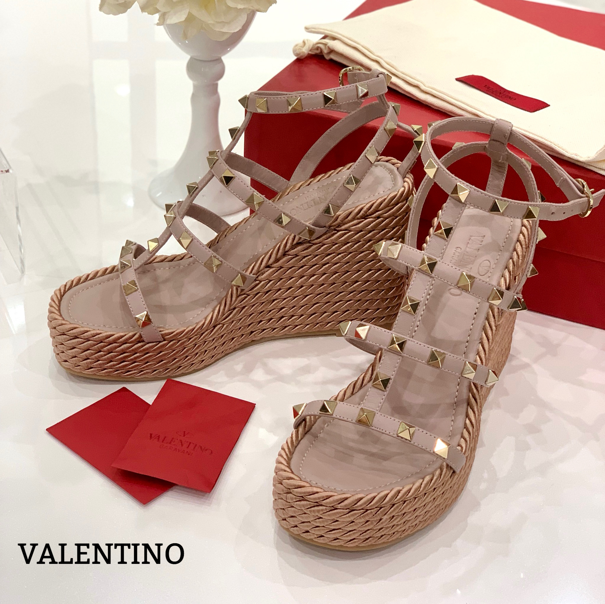 美品♡ヴァレンティノVALENTINO ロックスタッズ サンダル