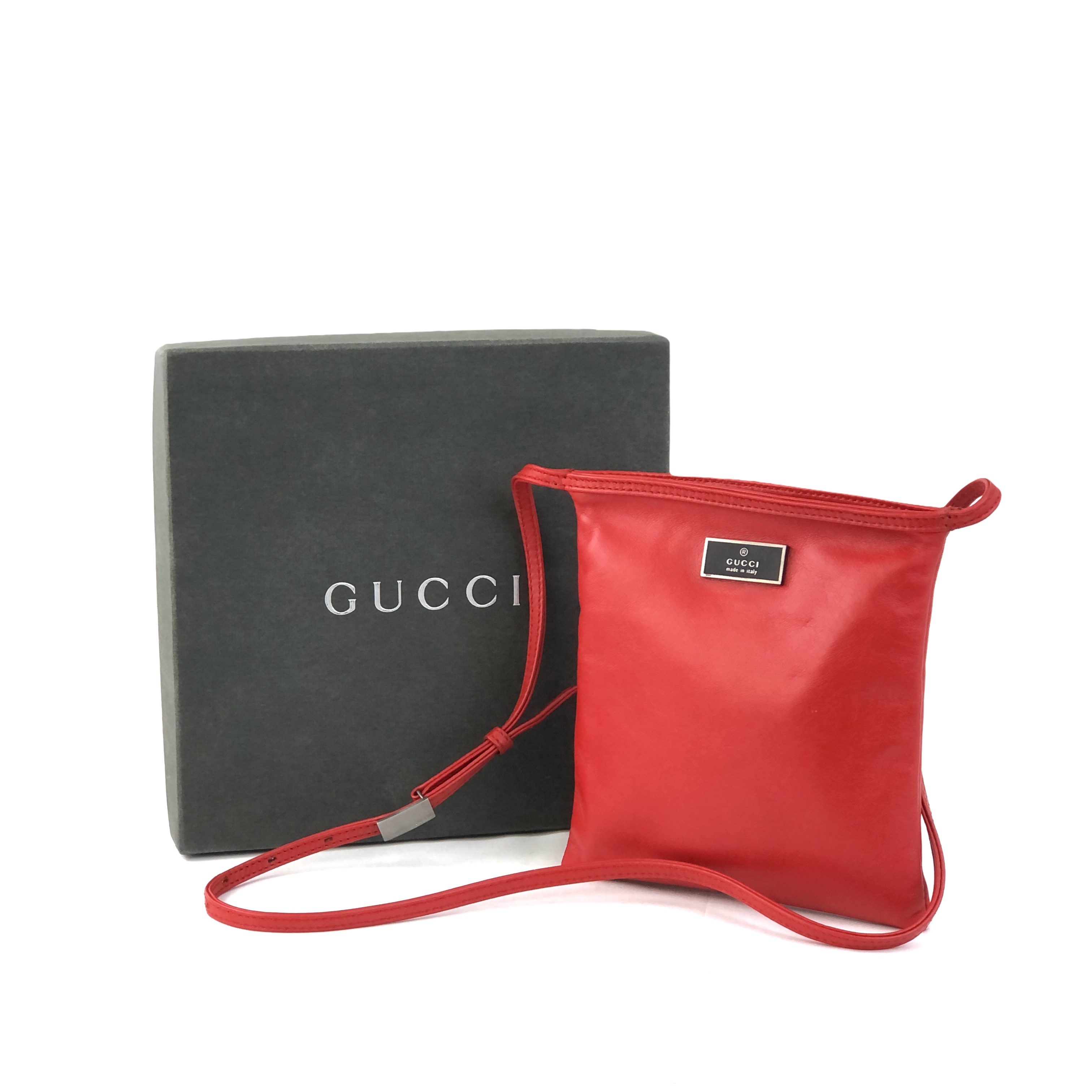 Gucci グッチ ロゴプレート ミニバッグ ポシェット レザ ショルダーバッグ レッド Vintage ヴィンテージ オールドグッチ Ws52ja Vintageshop Solo