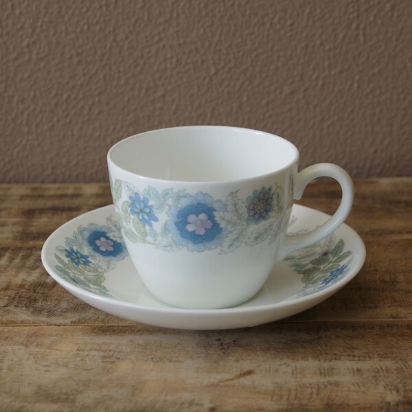 ウェッジウッド クレメンタイン コーヒーカップ ソーサー Wedgwood Clementine 1 4 Bone China ヴィンテージ 食器 陶器 ブルー 青 花柄 ボタニカル 中古 Flohmarkt フローマルクト