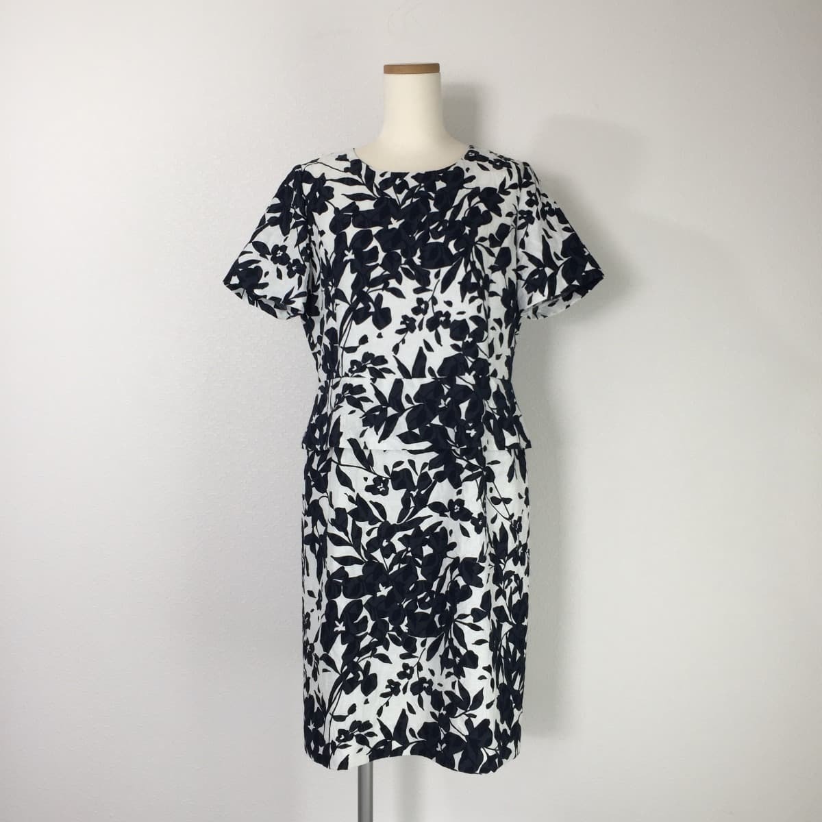 レリアン Rochas Premiere ロシャスプルミエール シルク混ワンピース 花柄 紺 フリル フクル ファッションブランドユーズドセレクトショップ