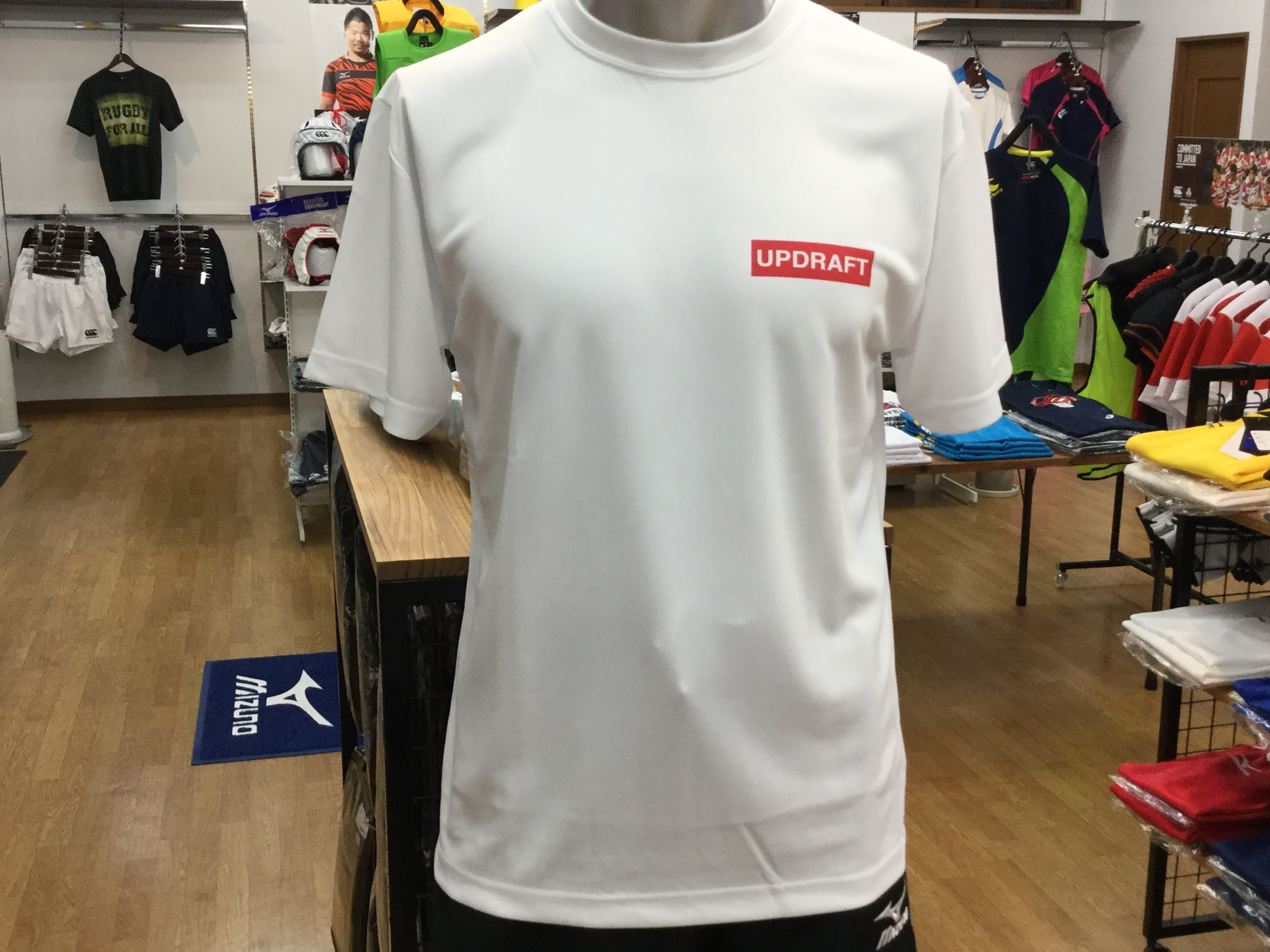 オリジナルtシャツ ワンポイント ホワイト ポリエステル100 シルキータッチ Rugbyshop Updraft ラグビー用品専門店アップドラフト