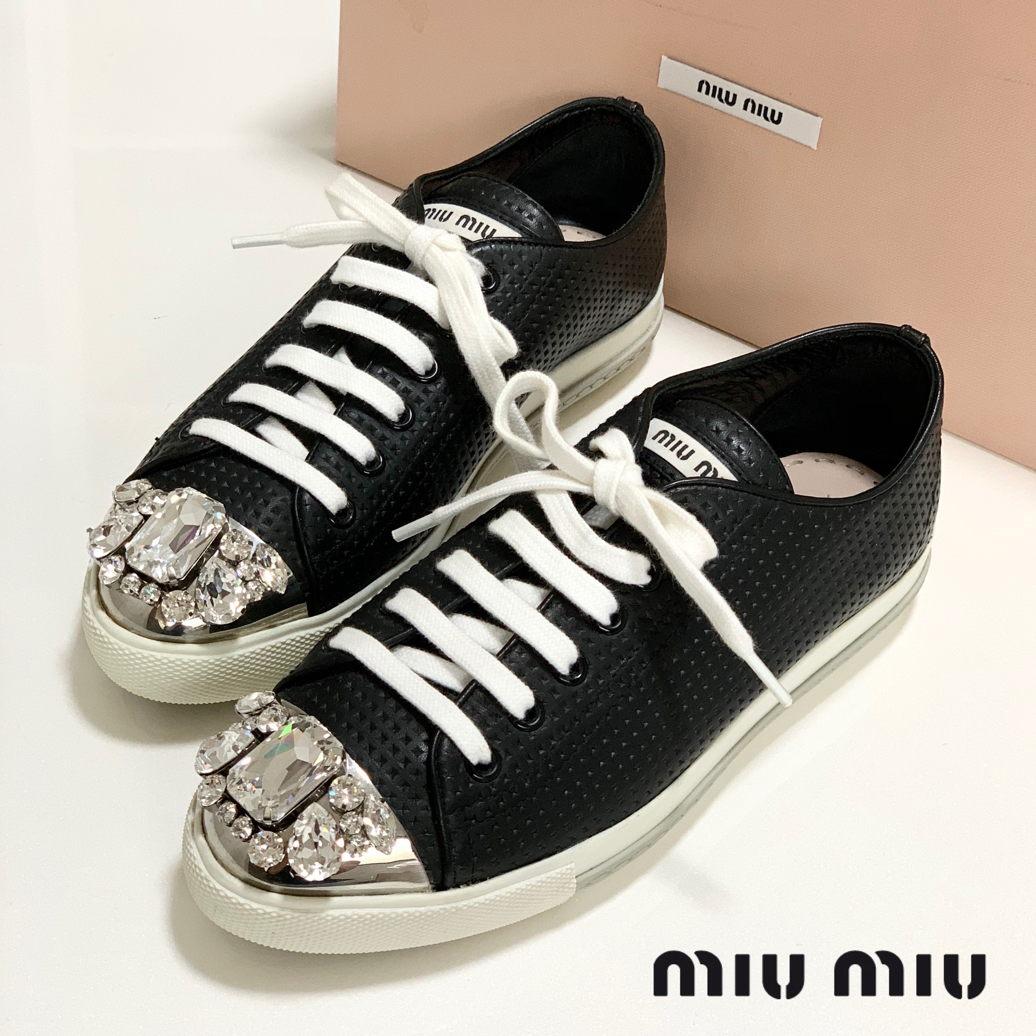 955 ミュウミュウ ビジュー スニーカー 黒 Mycloset