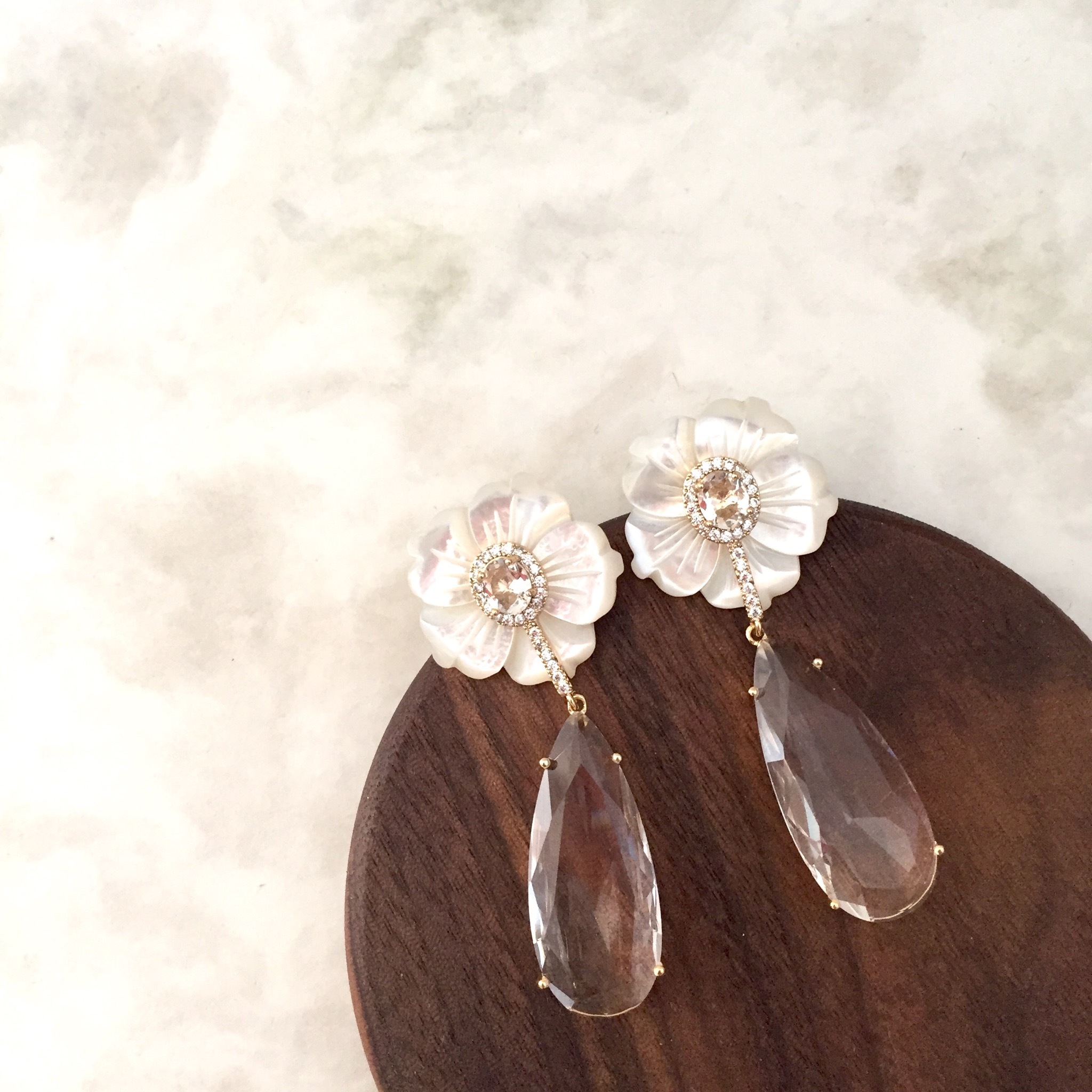 Elmu フラワーブライダルピアス Muguet Jewel オシャレな大人花嫁のウェディングアクセサリー 大ぶりピアス イヤリング