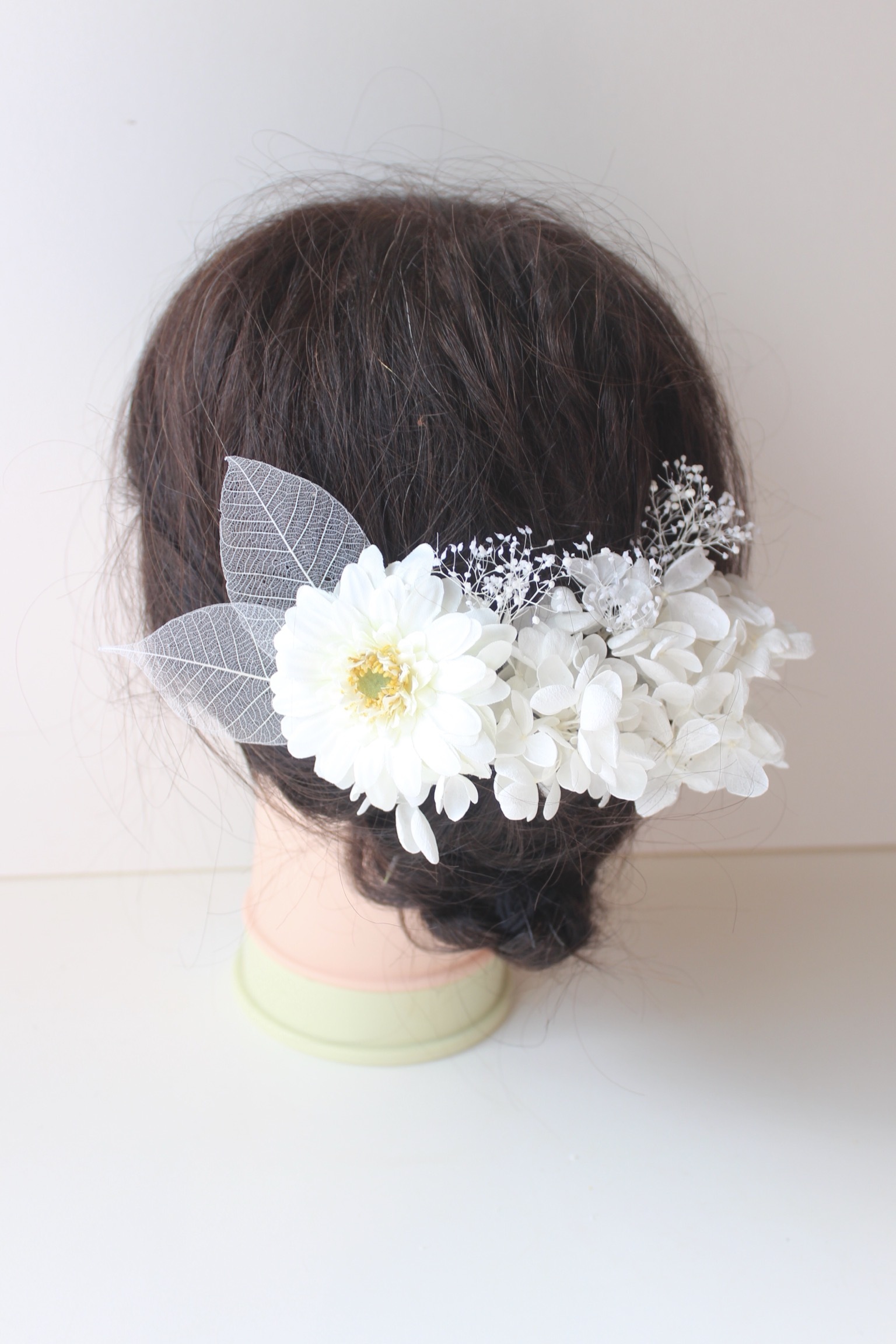 ガーベラ あじさい かすみ草 スケルトンリーフの髪飾り 花made