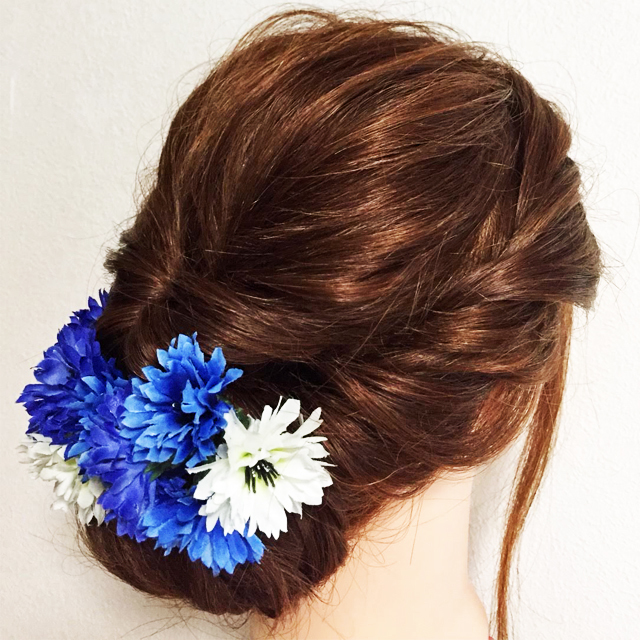 花の髪飾り ブルーとホワイトの可愛い髪飾り 結婚式や浴衣姿 祭り着姿にも Mee Store Handmade