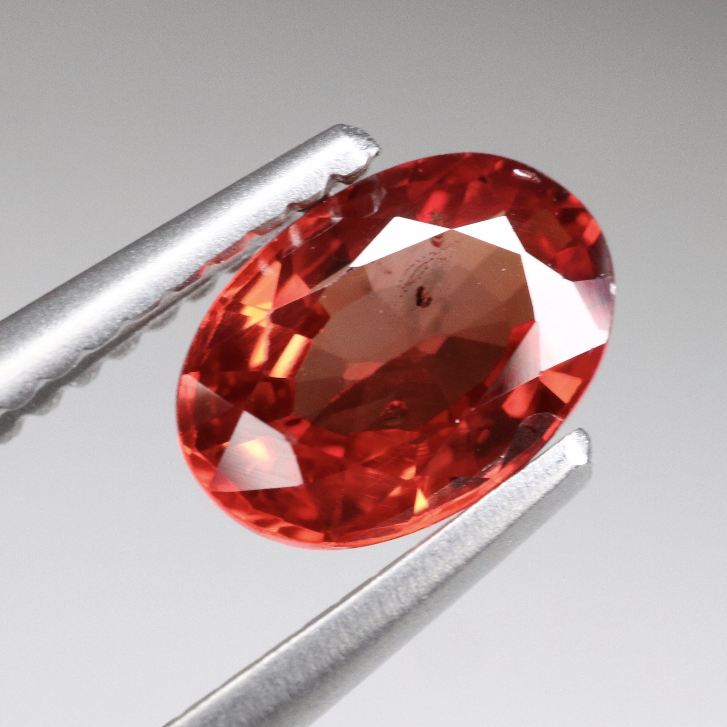 天然レッドオレンジサファイア 0 581ct ソーティング付き 12 24掲載 Pocket By Kishun