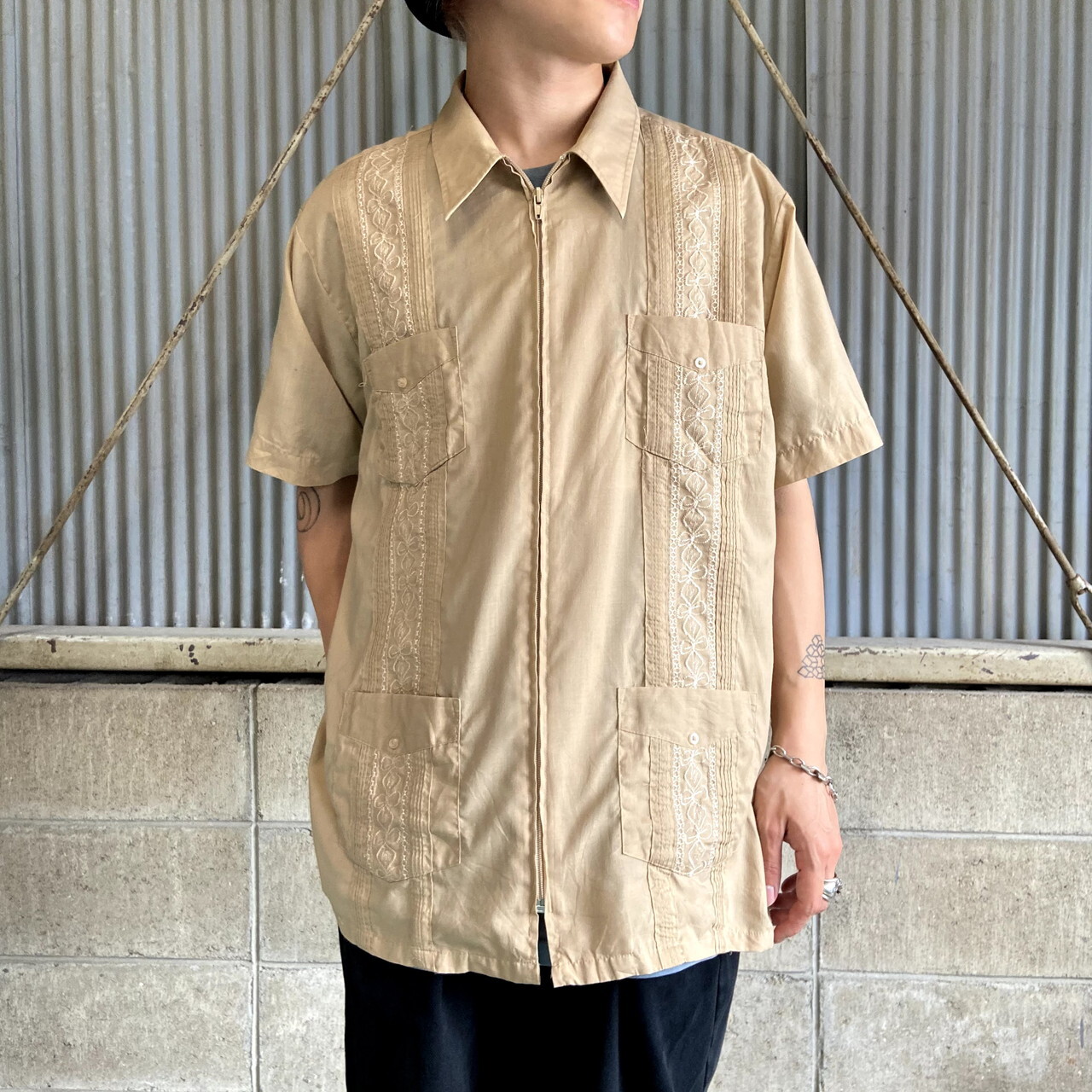 Haband Guayabera フルジップ 半袖 キューバシャツ メンズl相当 古着 メキシカンシャツ 開襟 オープンカラー ライトブラウン 茶色 半袖シャツ 216sa10 Sa Cave 古着屋 公式 古着通販サイト 8 31まで 夏物最大50 Off開催中