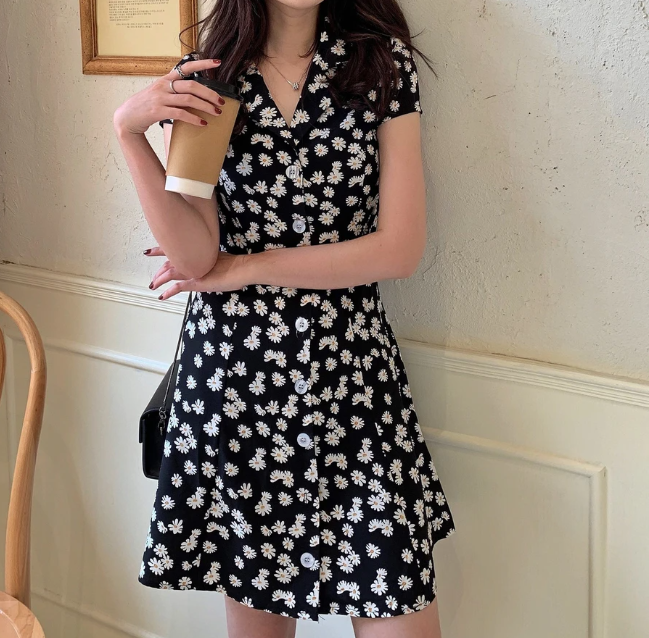ブラックレトロワンピース 小花柄 大人っぽい 半袖 Vネック Cocotte プチプラ韓国ファッションのお店 ココット 女の子の可愛いは作れる
